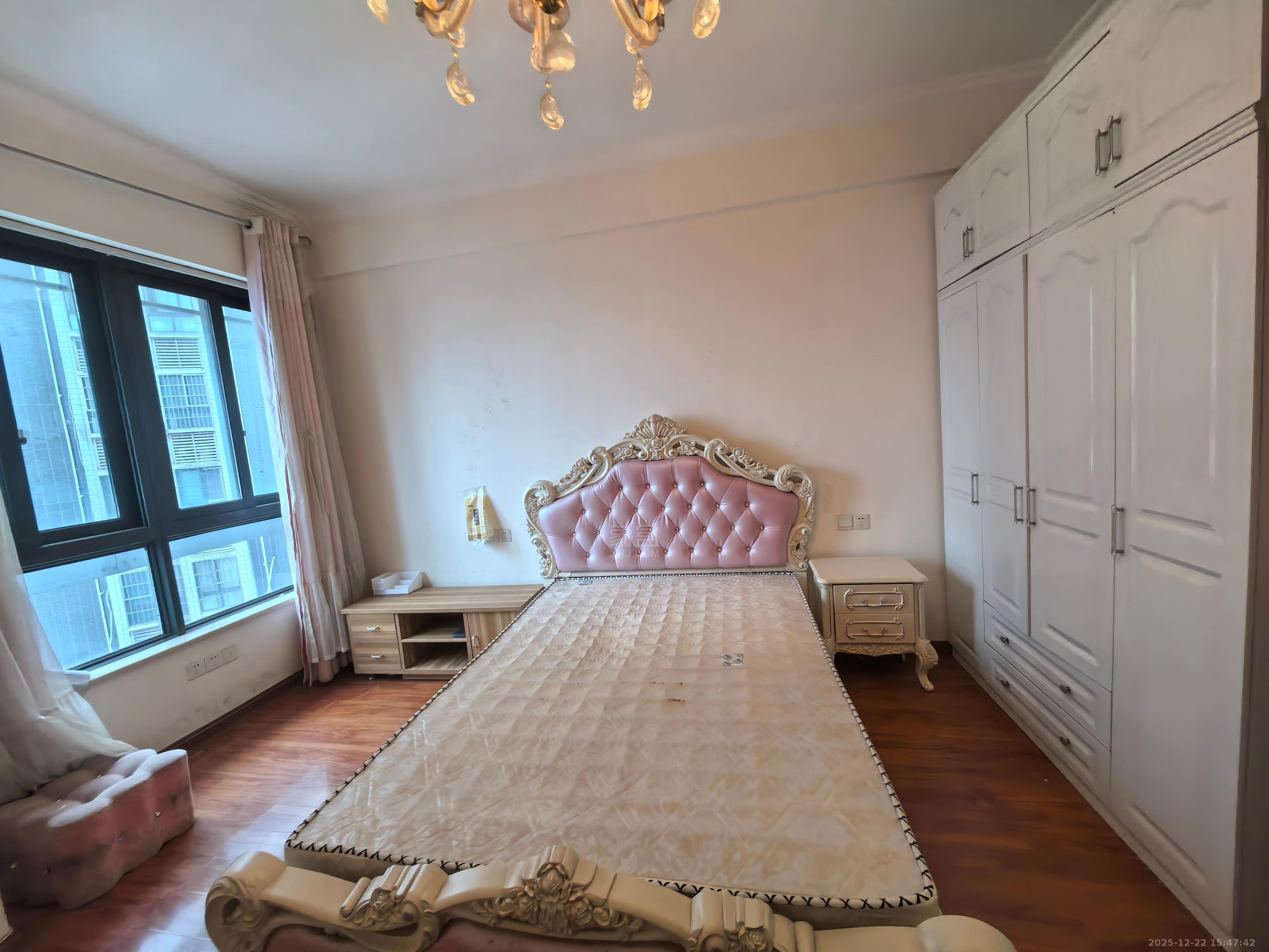 印象华都  1室1厅1卫    900.0元/月