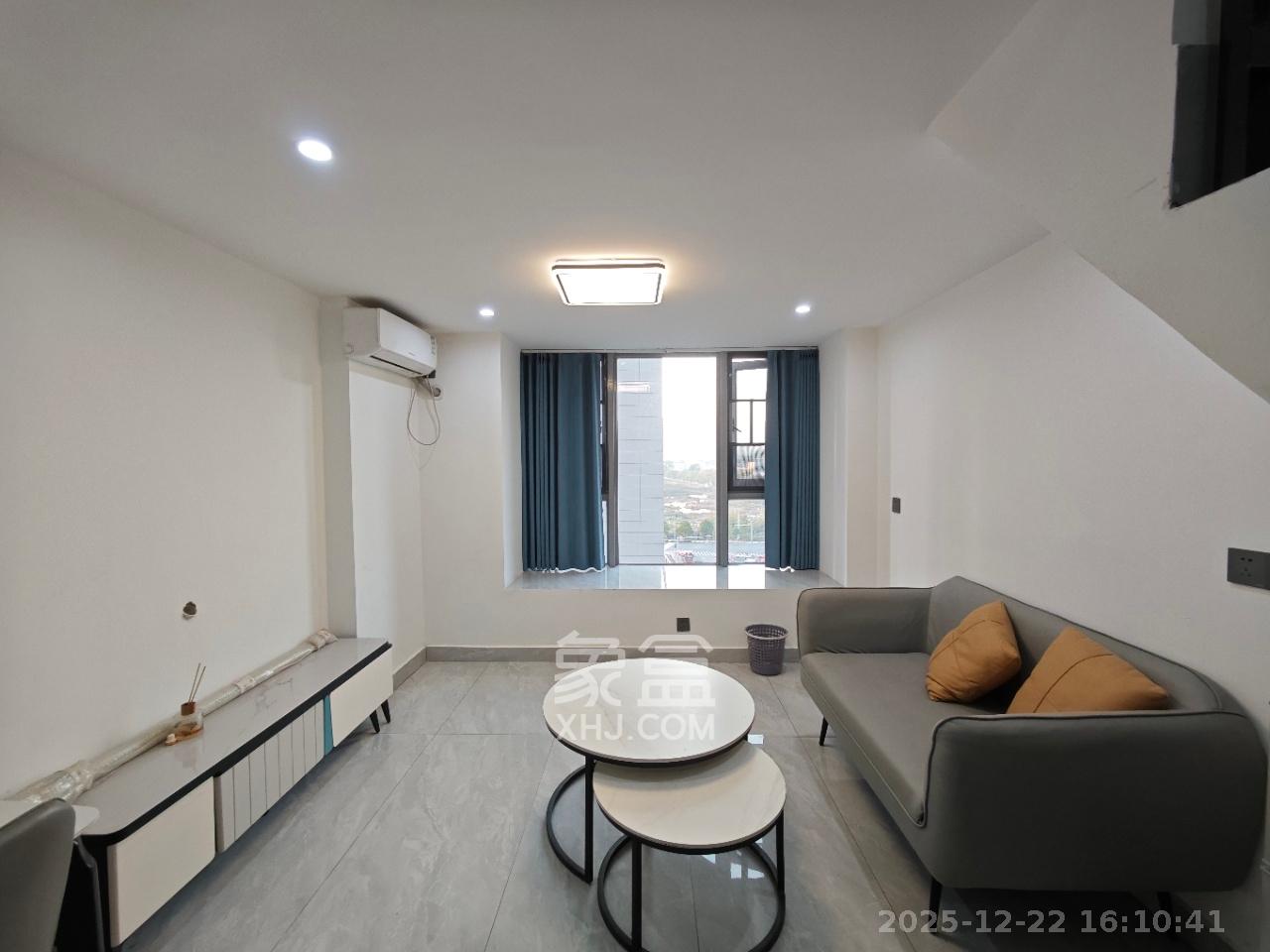 紫鑫中央广场（高铁新城）  2室1厅1卫    1500.0元/月