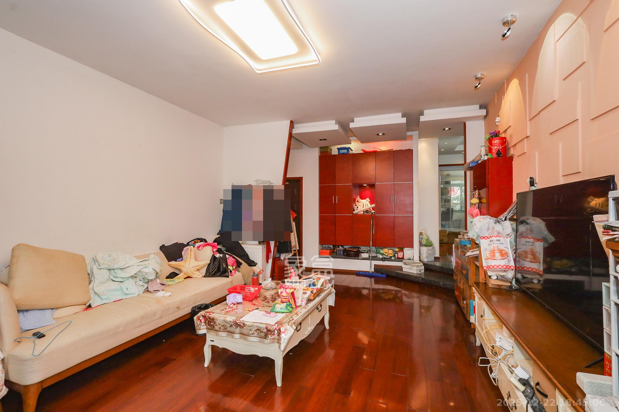 八方小区D区  1室2厅2卫    418.0万