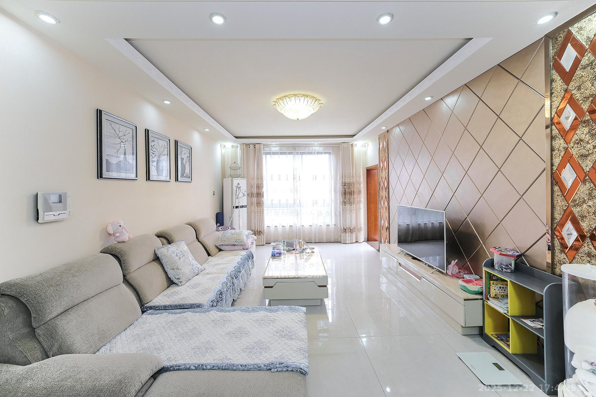 山水湾C区  3室2厅2卫    65.0万