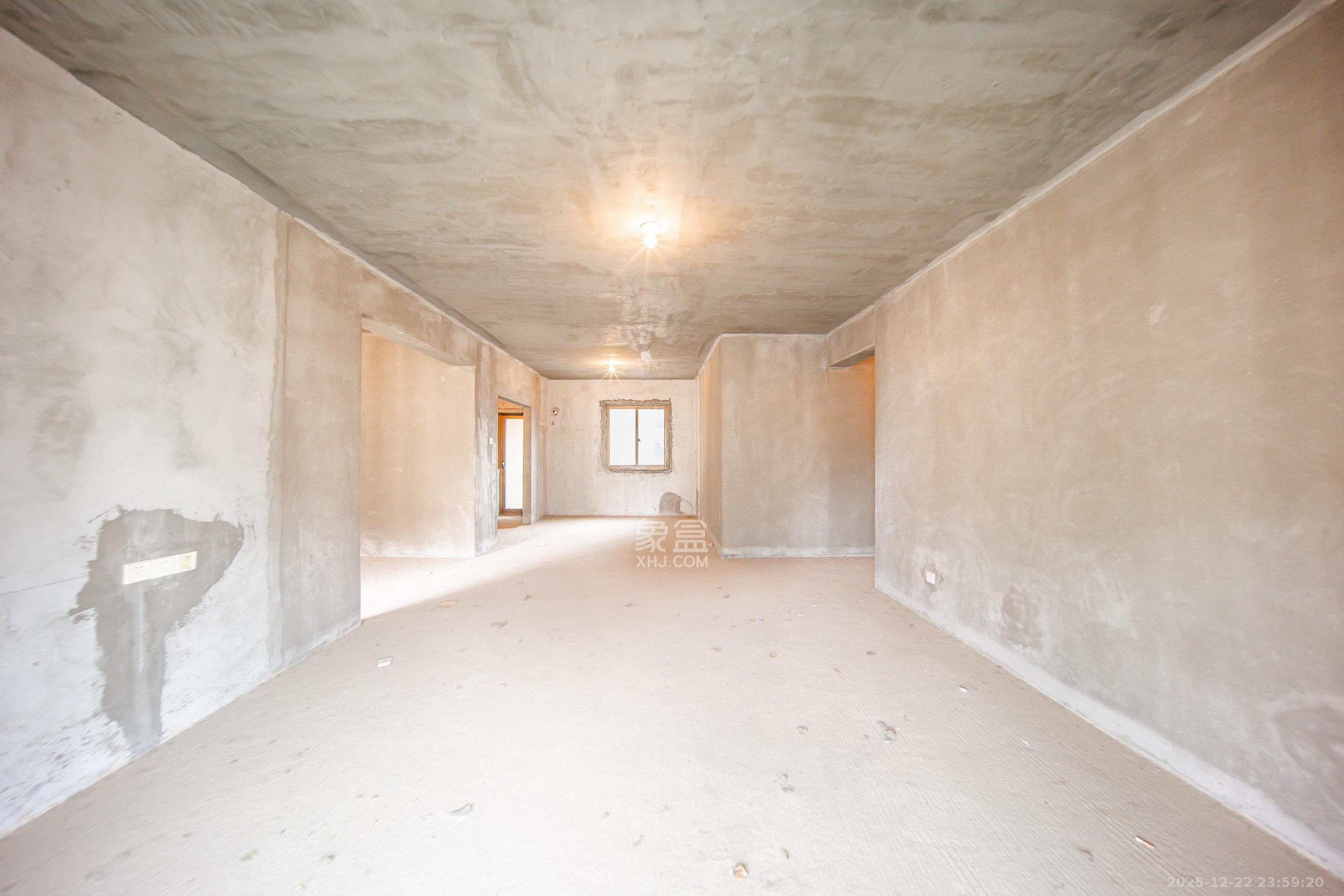 江山帝景哈佛  3室2厅2卫    85.0万