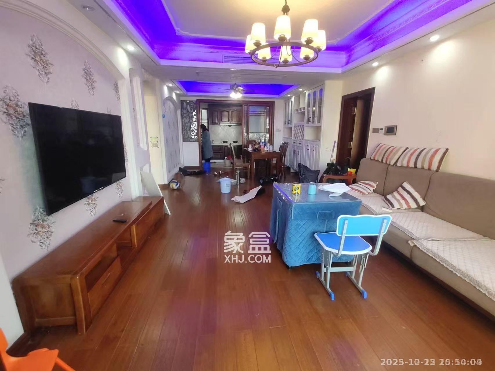 洋湖18克拉（旷远洋湖18克拉）  4室2厅2卫    3200.0元/月