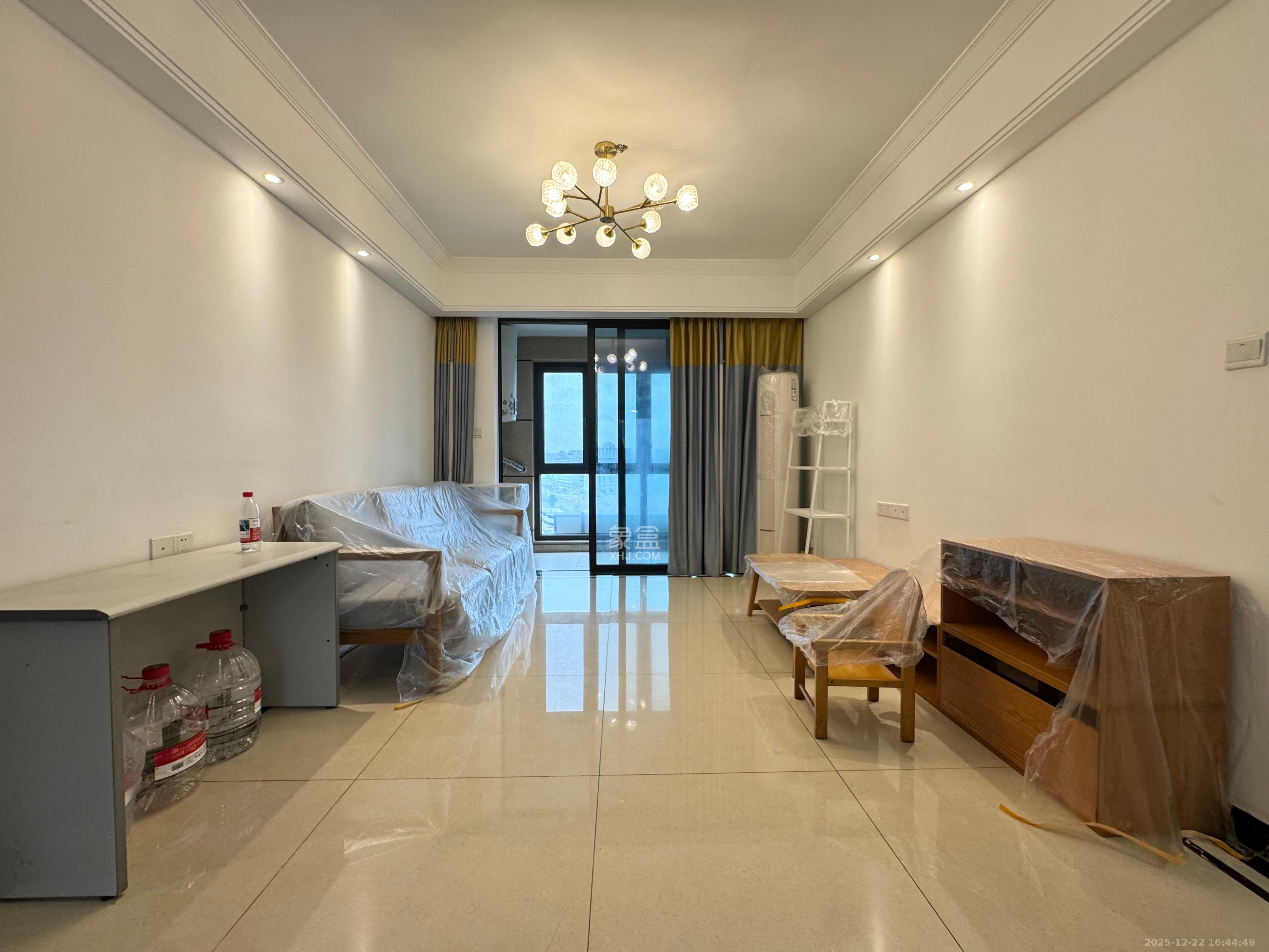 中海新城熙岸（中信新城五期）  3室2厅1卫    2000.0元/月