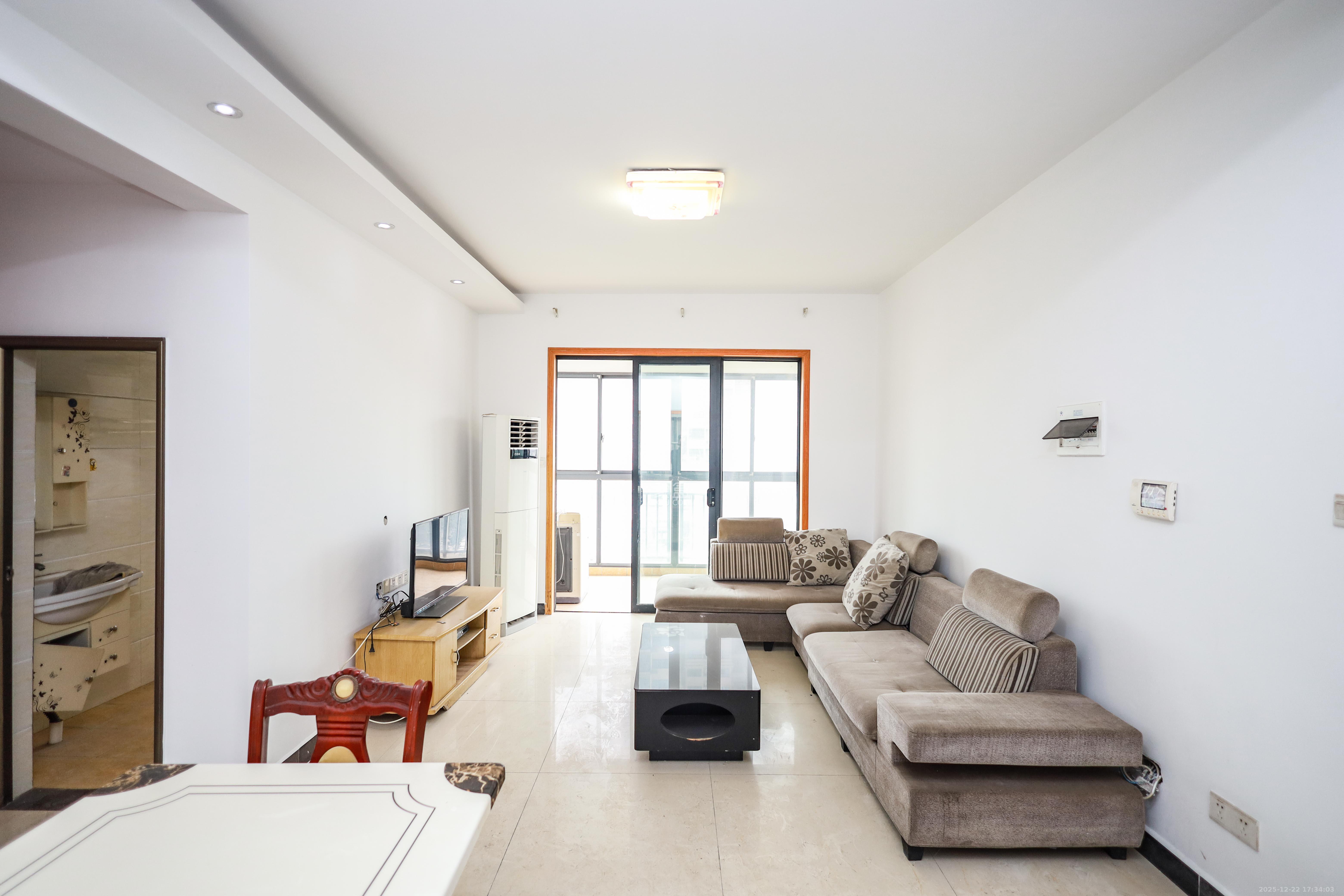 莱茵城  3室2厅2卫    69.0万