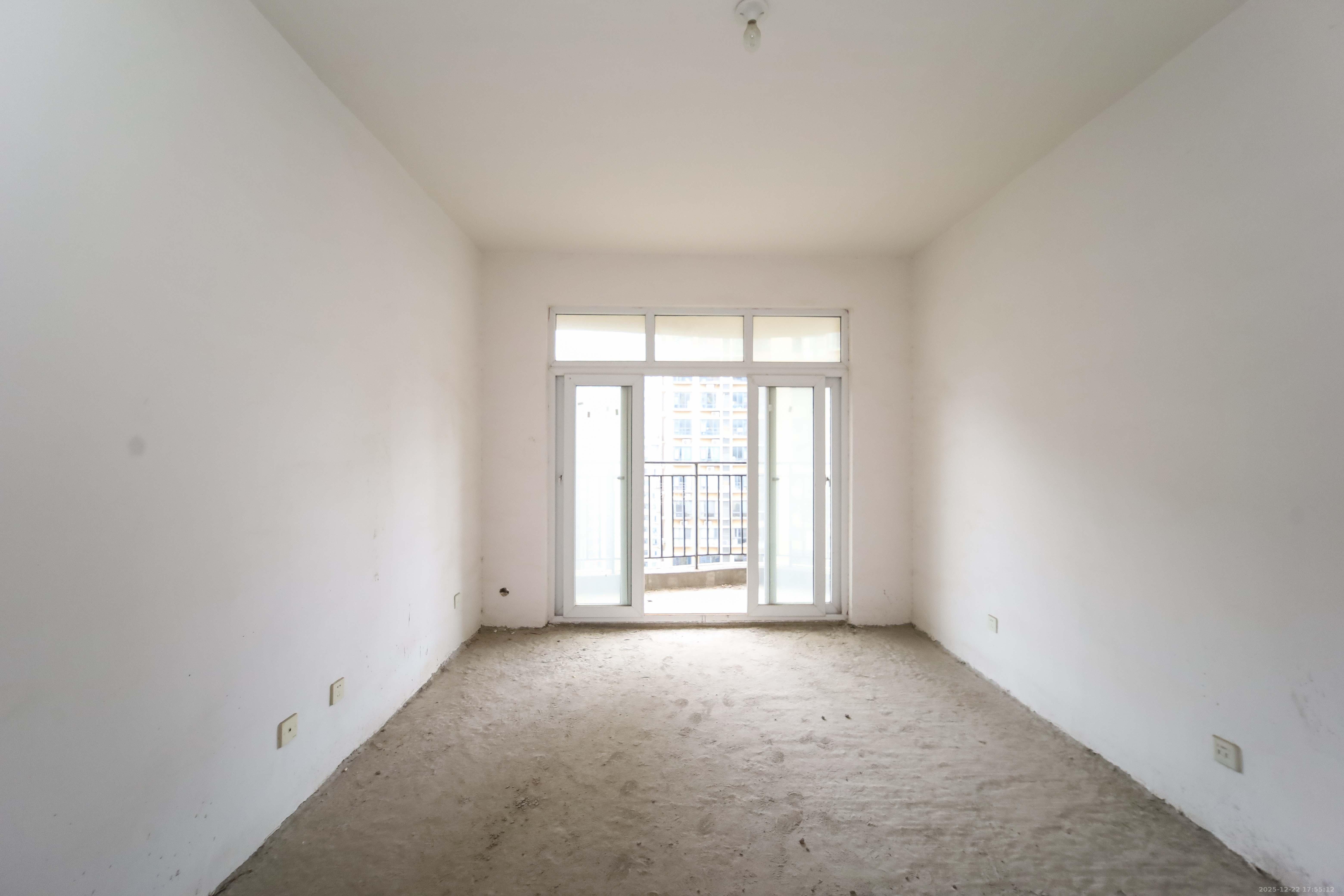 泊爱蓝湾  2室2厅1卫    63.0万