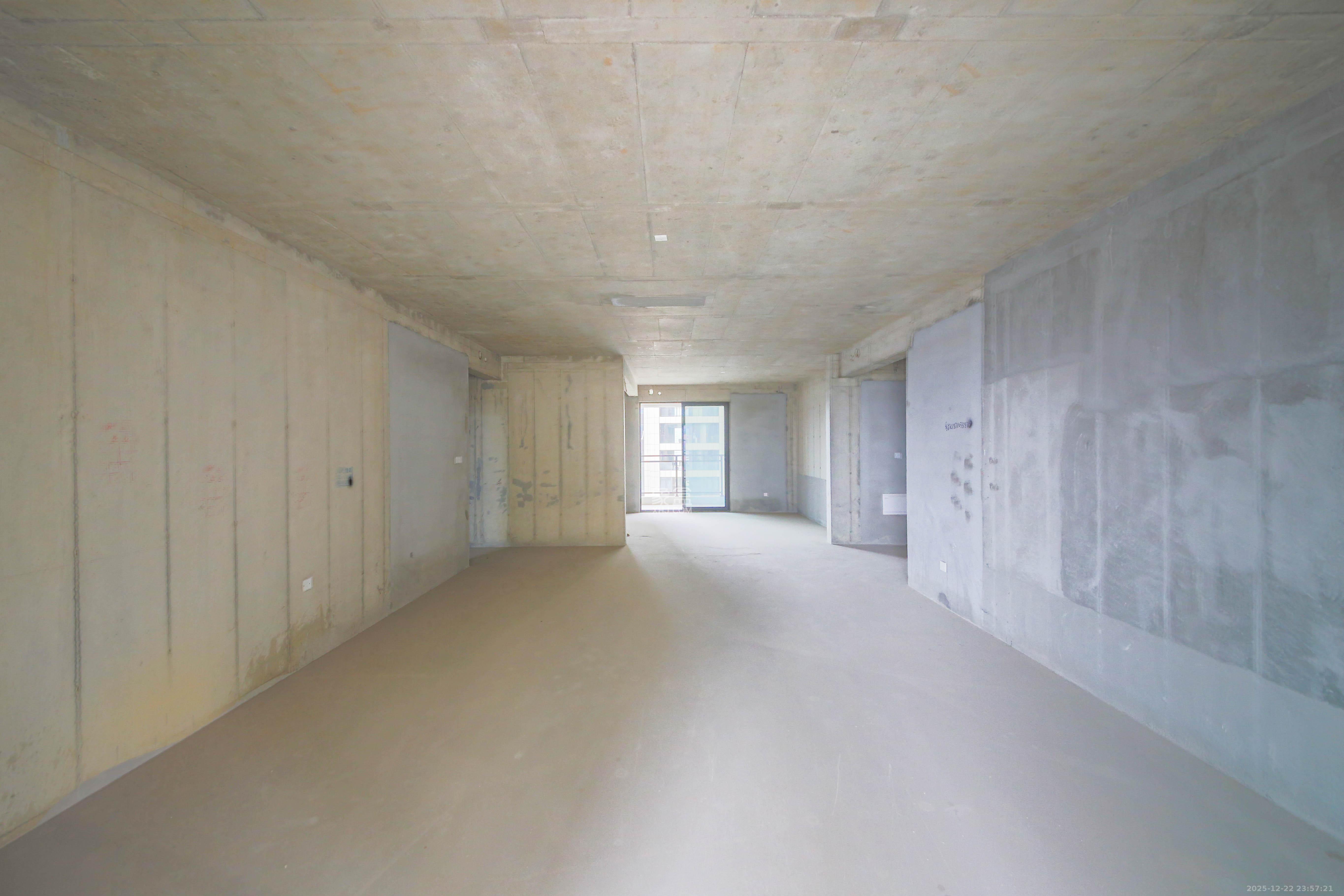 兴铁湘府和园  4室2厅3卫    260.0万