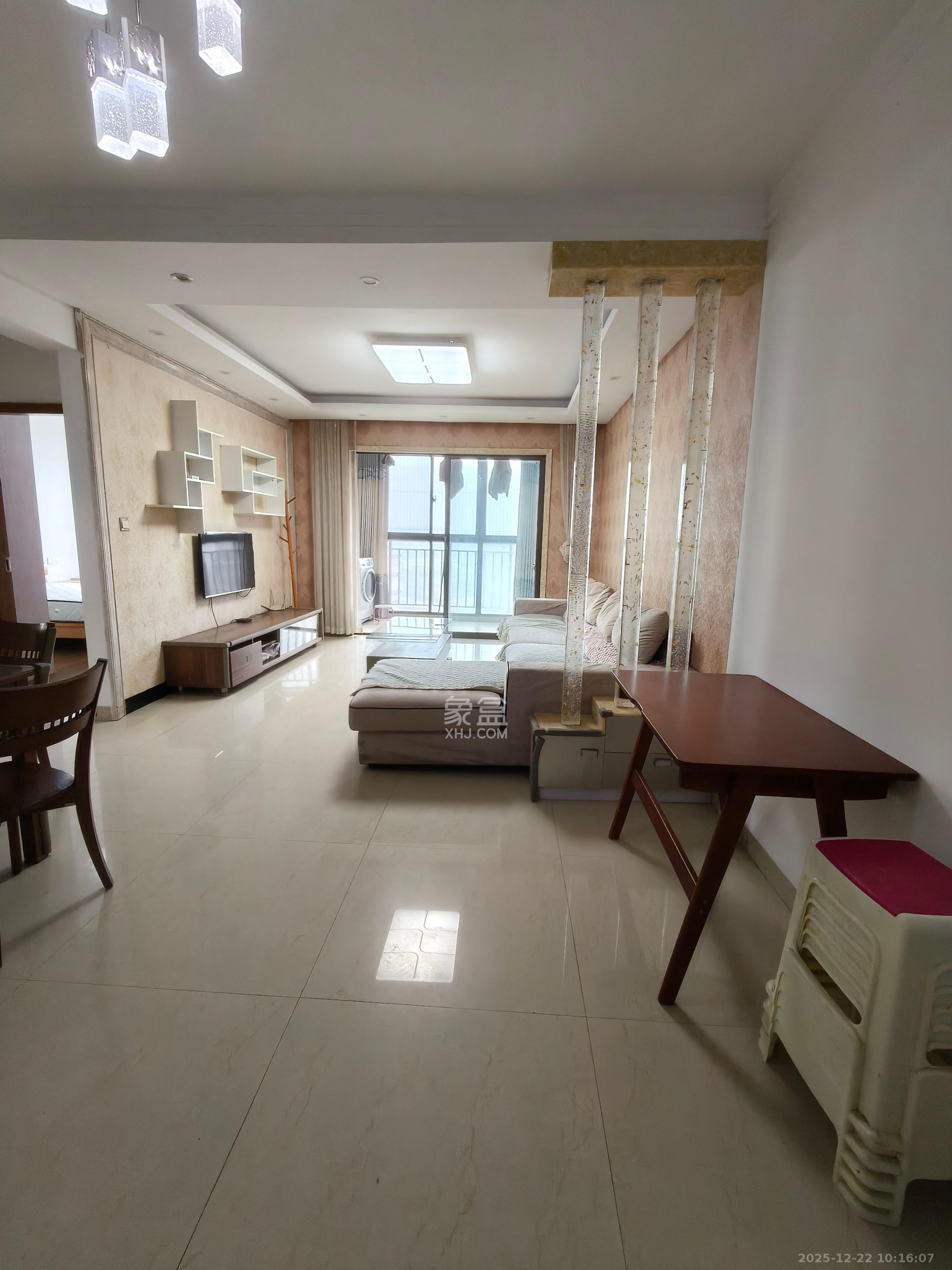 华润橡树湾  2室2厅1卫    1800.0元/月