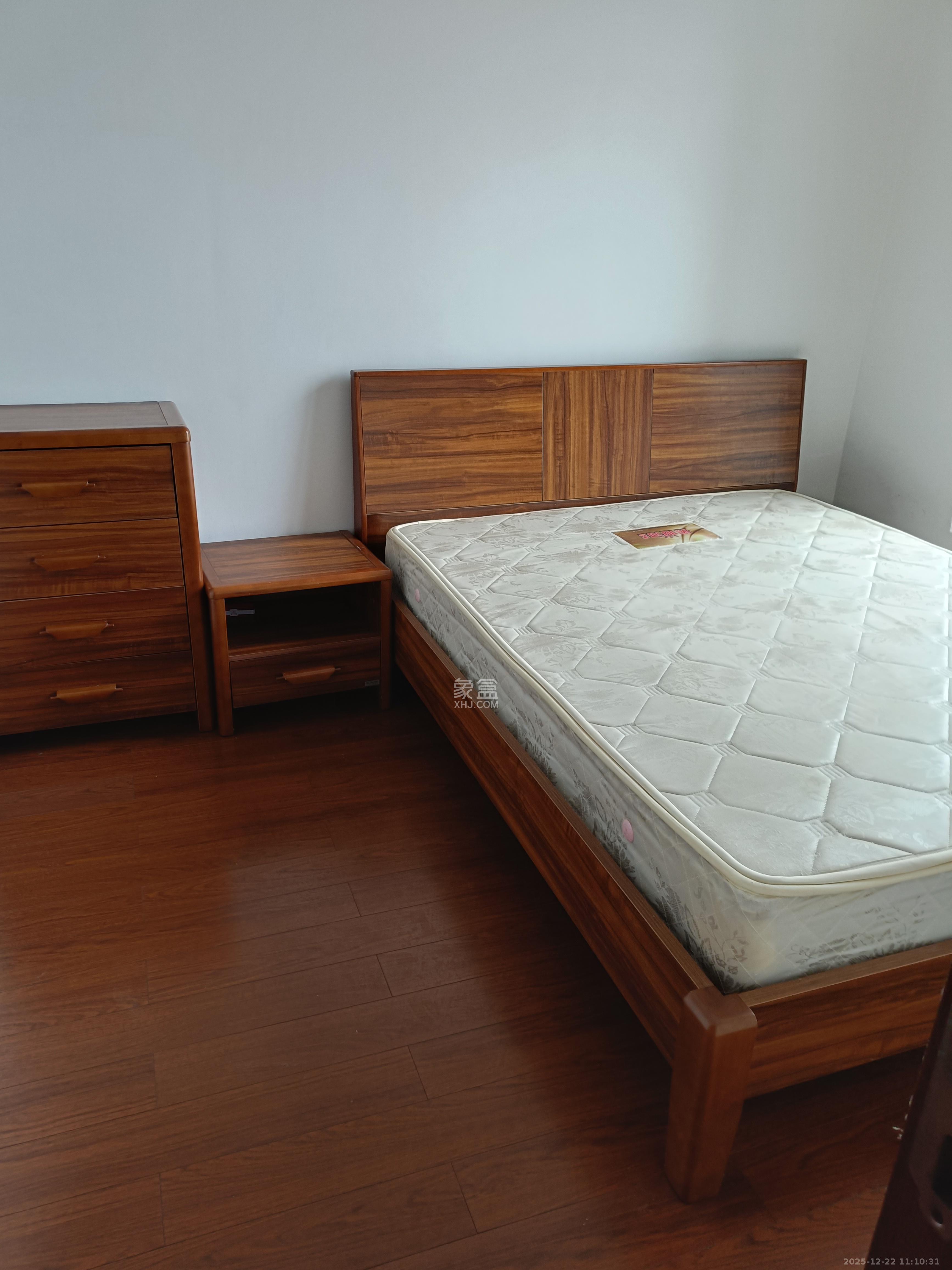 万科金域华府三四期  3室2厅1卫    2500.0元/月