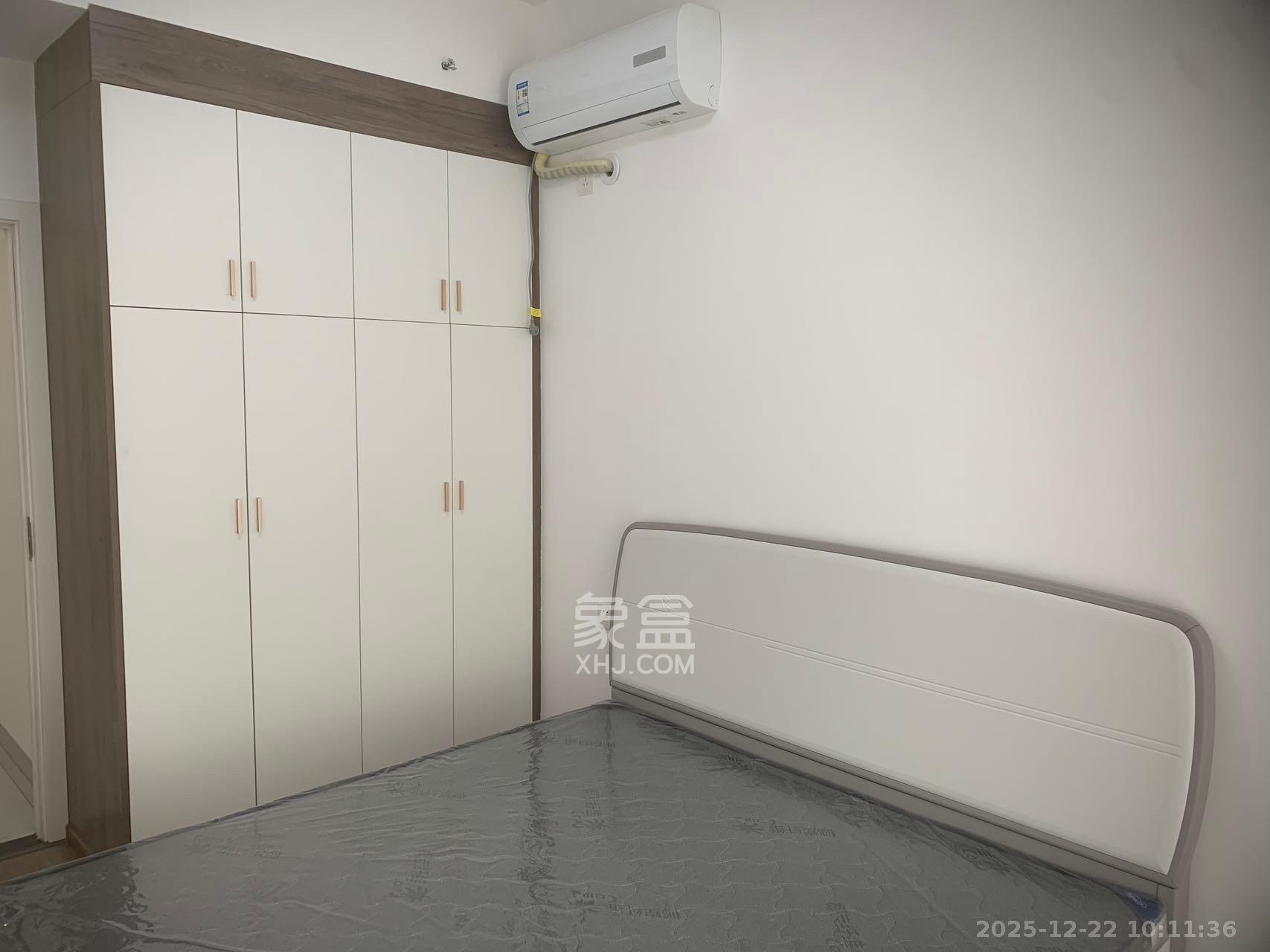 中南国际眼镜城（中伟商业中心）  1室1厅1卫    1800.0元/月