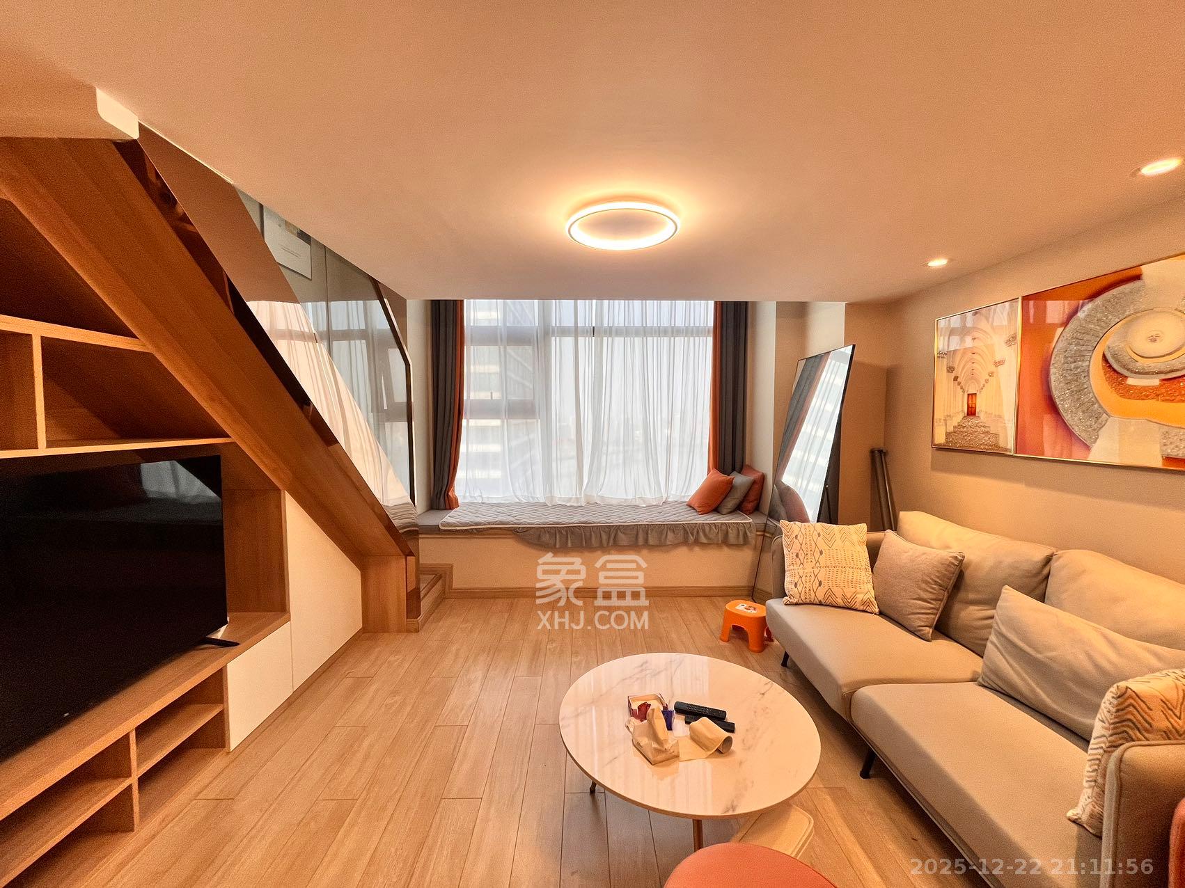 远洋外滩壹号  1室1厅1卫    2800.0元/月