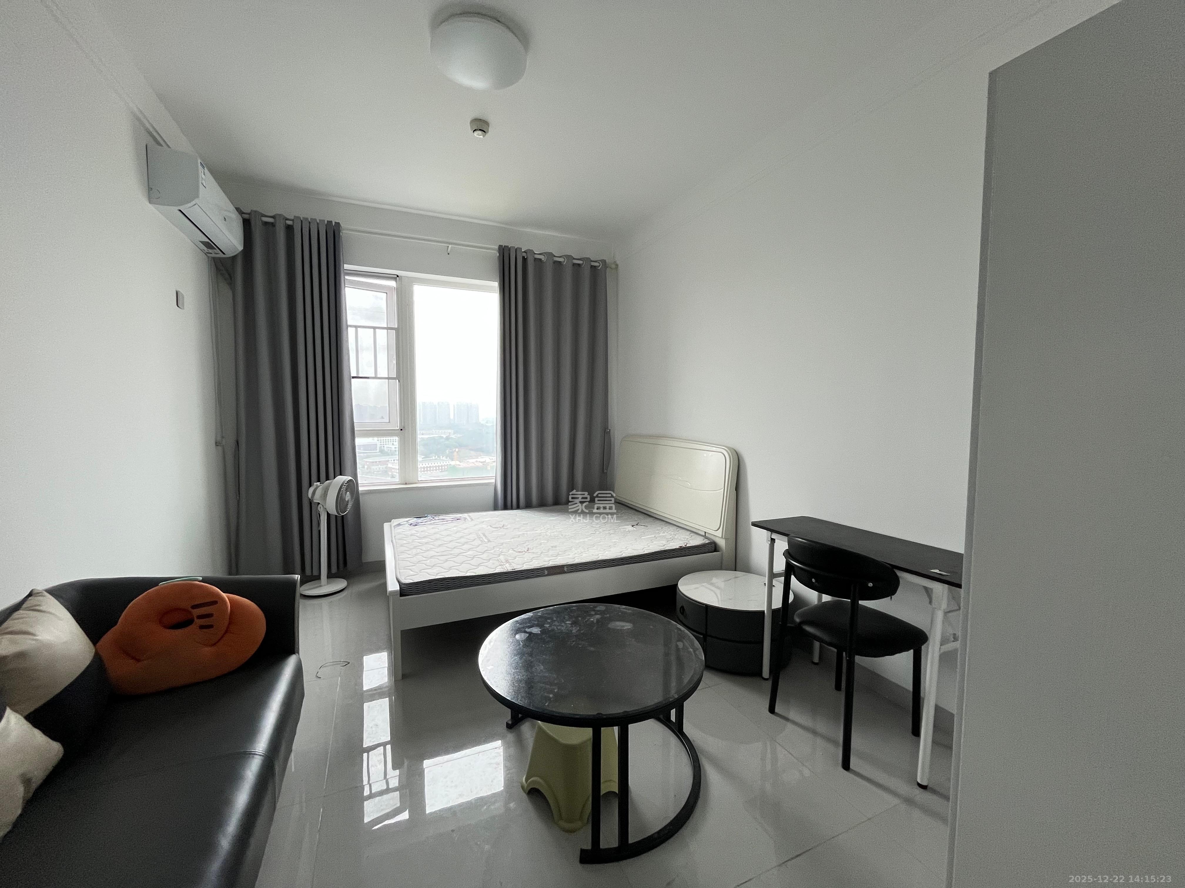 保利香槟国际C区  1室1厅1卫    1000.0元/月