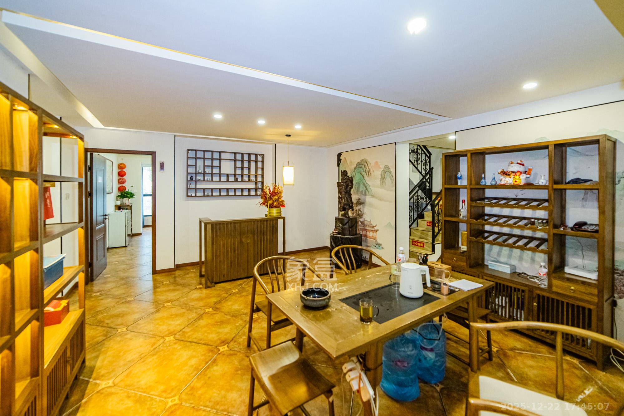 北辰三角洲D3区  5室2厅2卫    248.0万