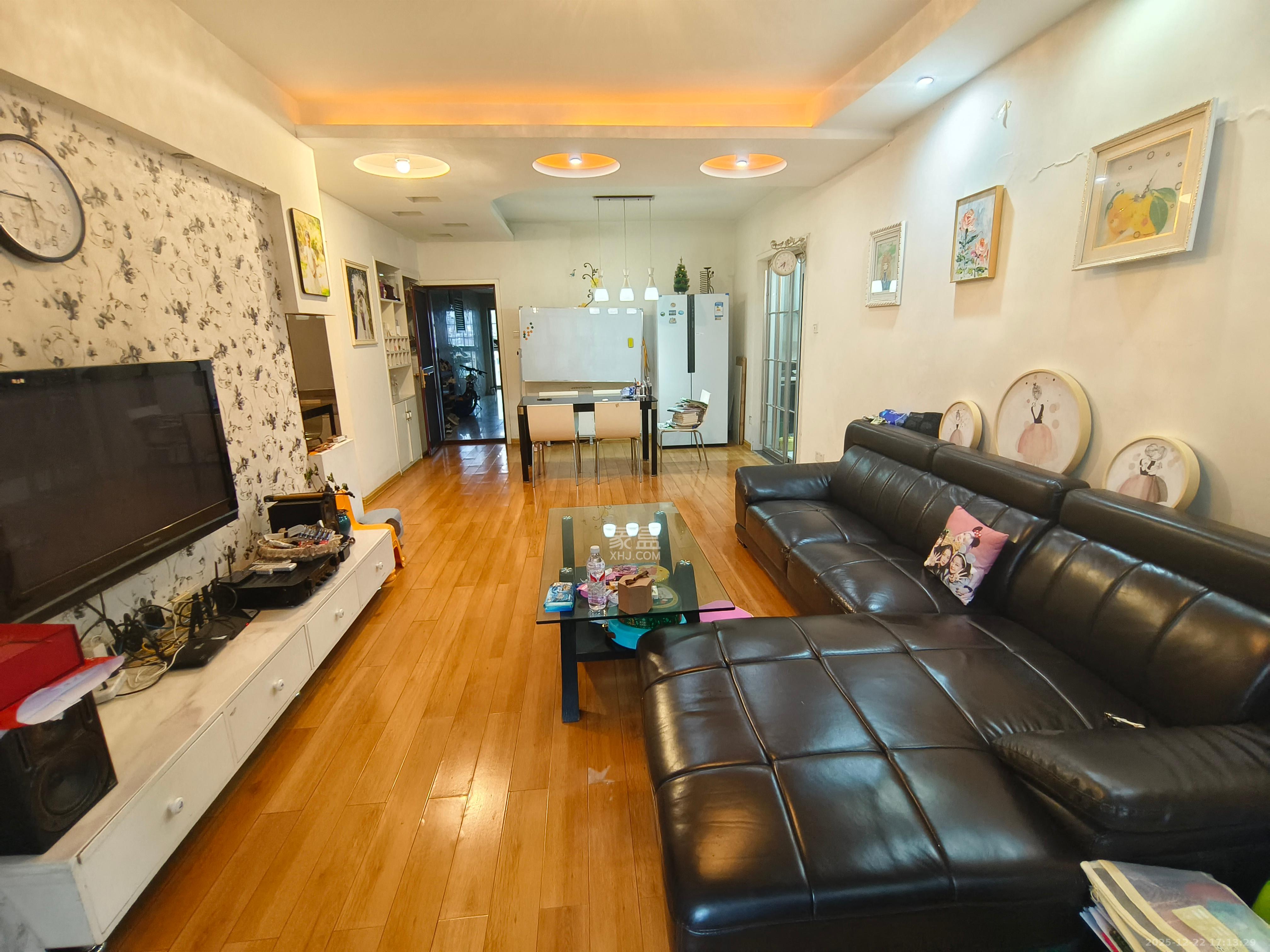 高鑫麓城  2室2厅1卫    2600.0元/月