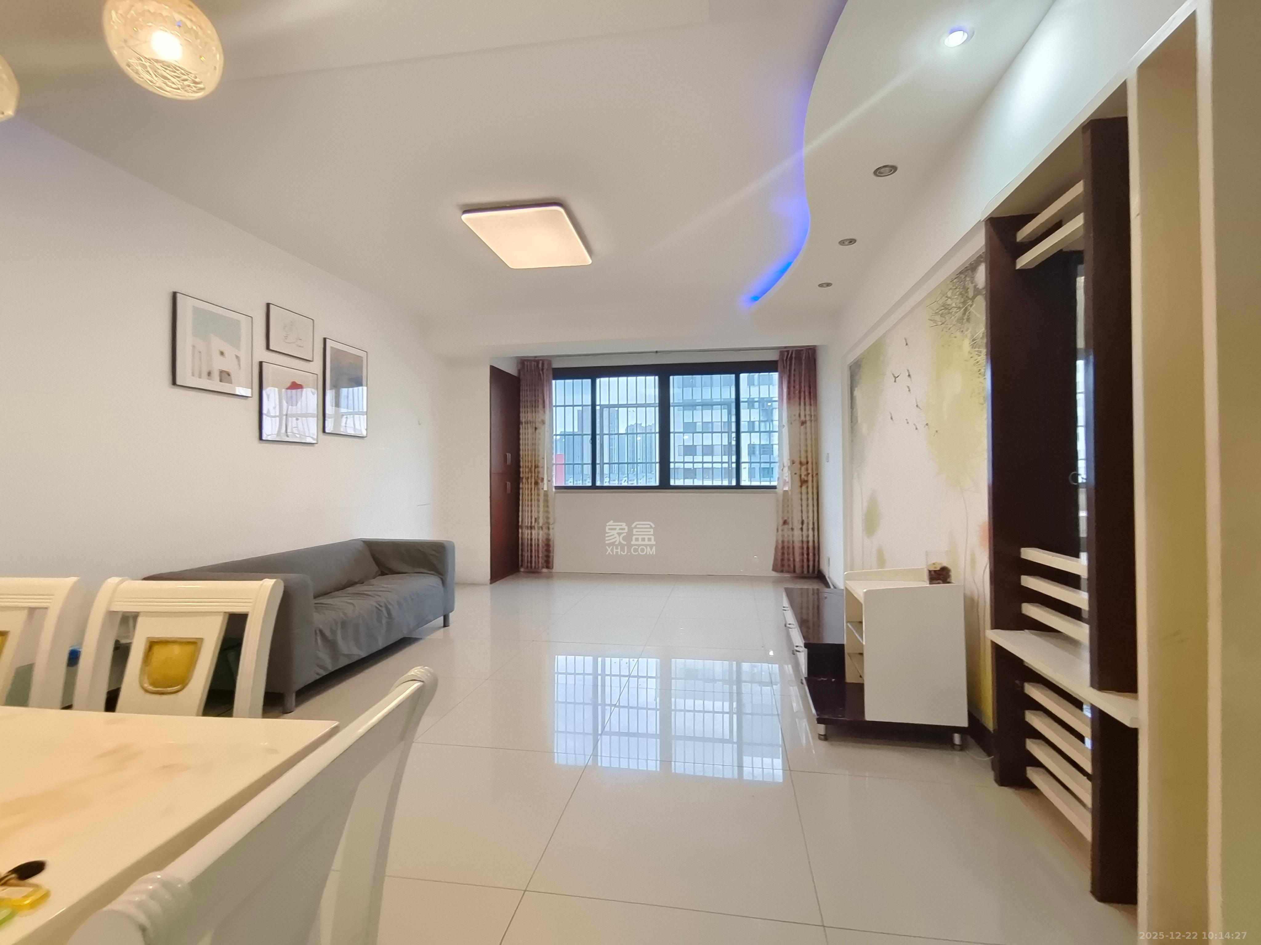 阳光100一期、四五期  3室2厅1卫    2200.0元/月