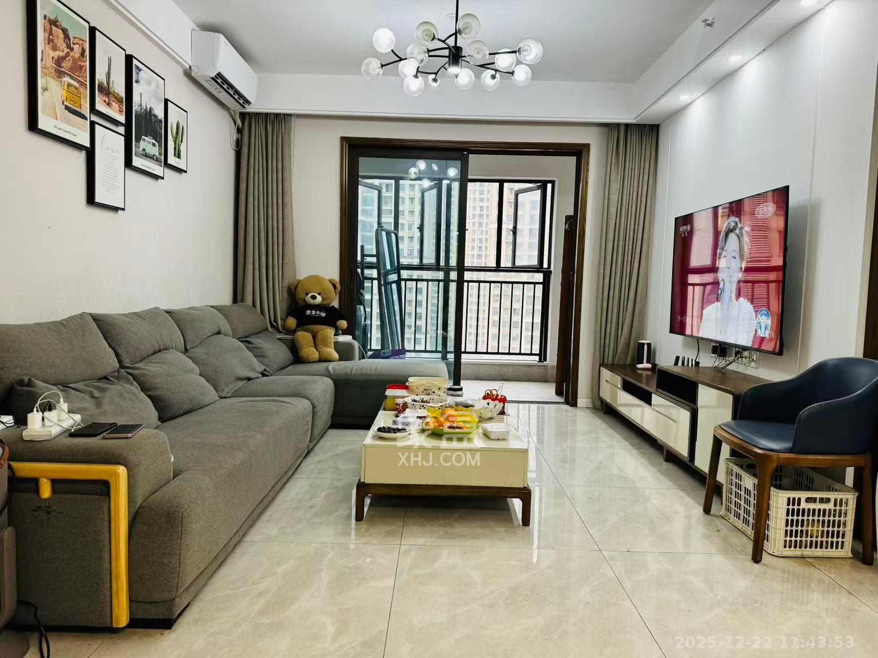 卓越浅水湾  3室2厅2卫    3000.0元/月