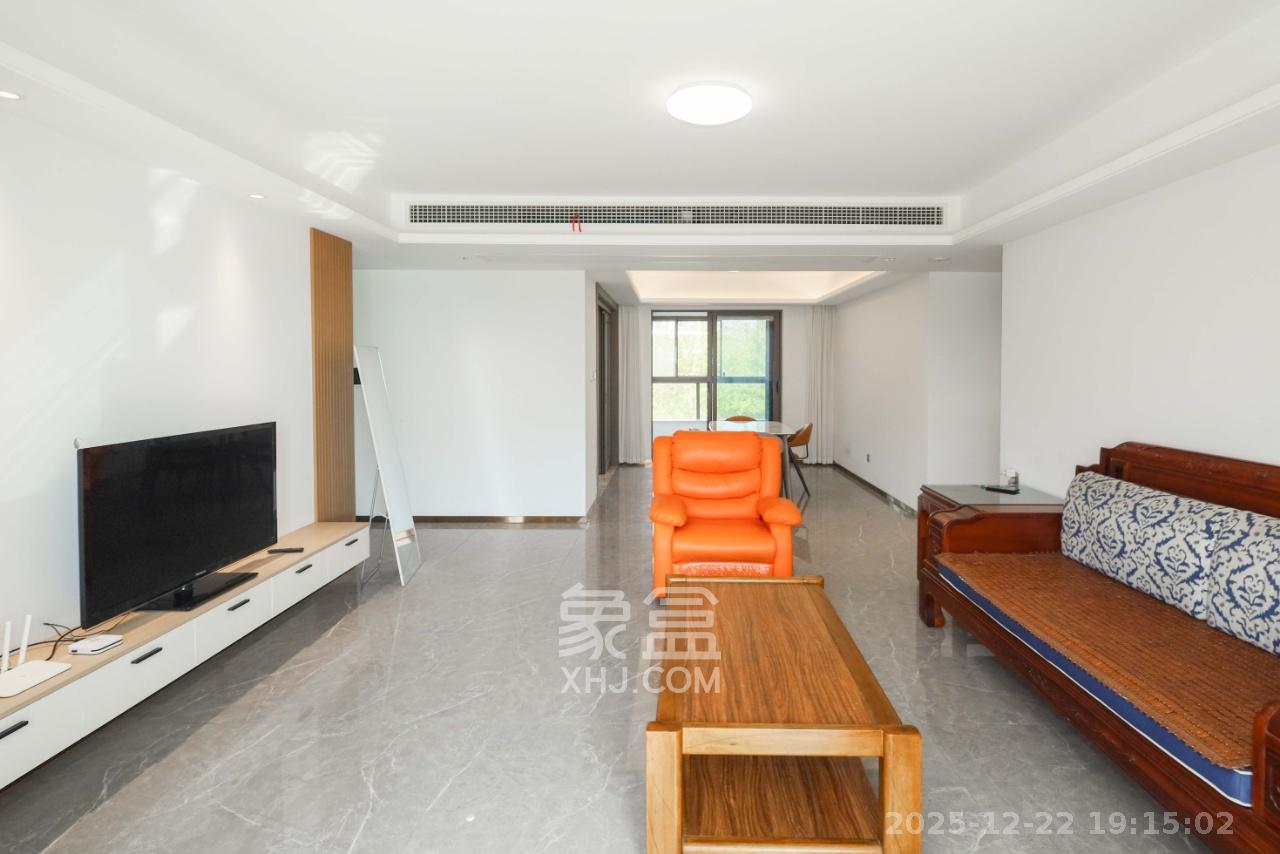 阳光城翡丽云邸  4室2厅2卫    3200.0元/月