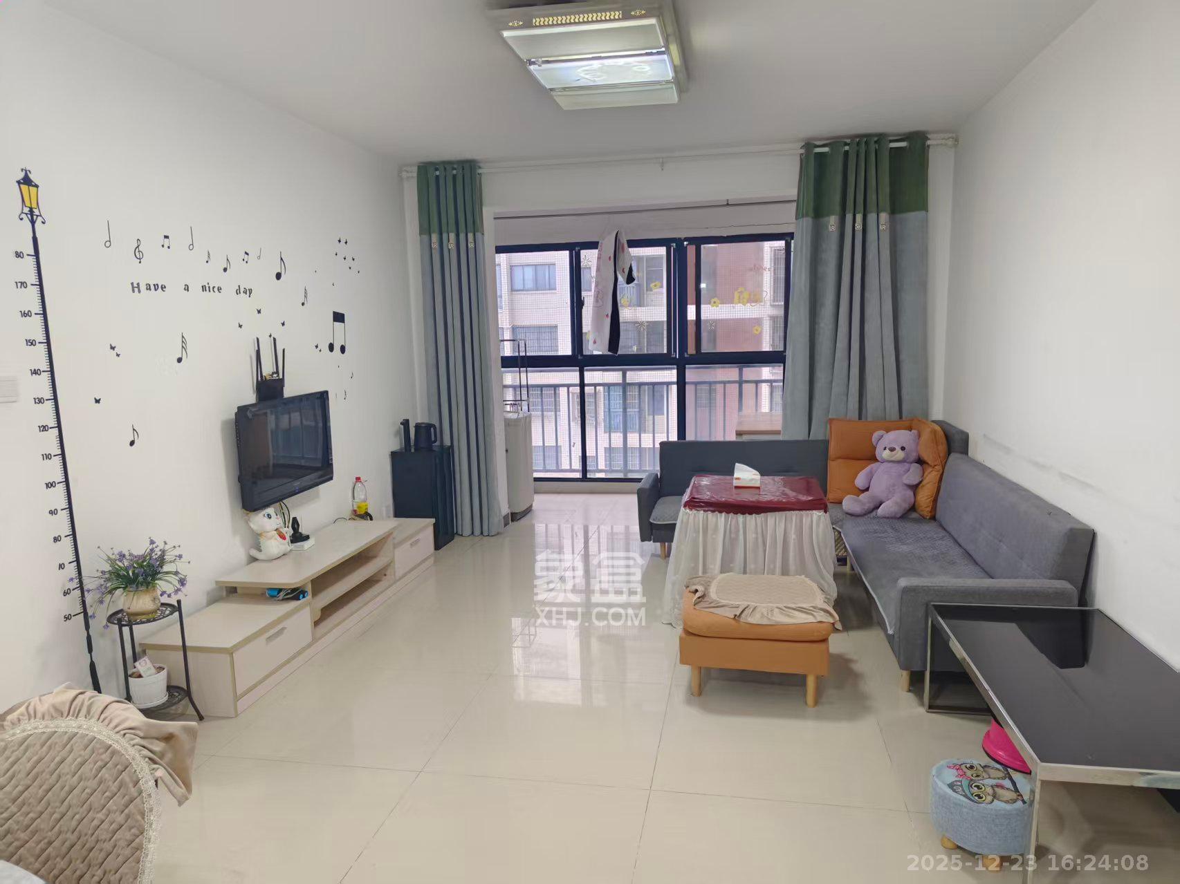 运通尊苑  3室2厅2卫    2400.0元/月