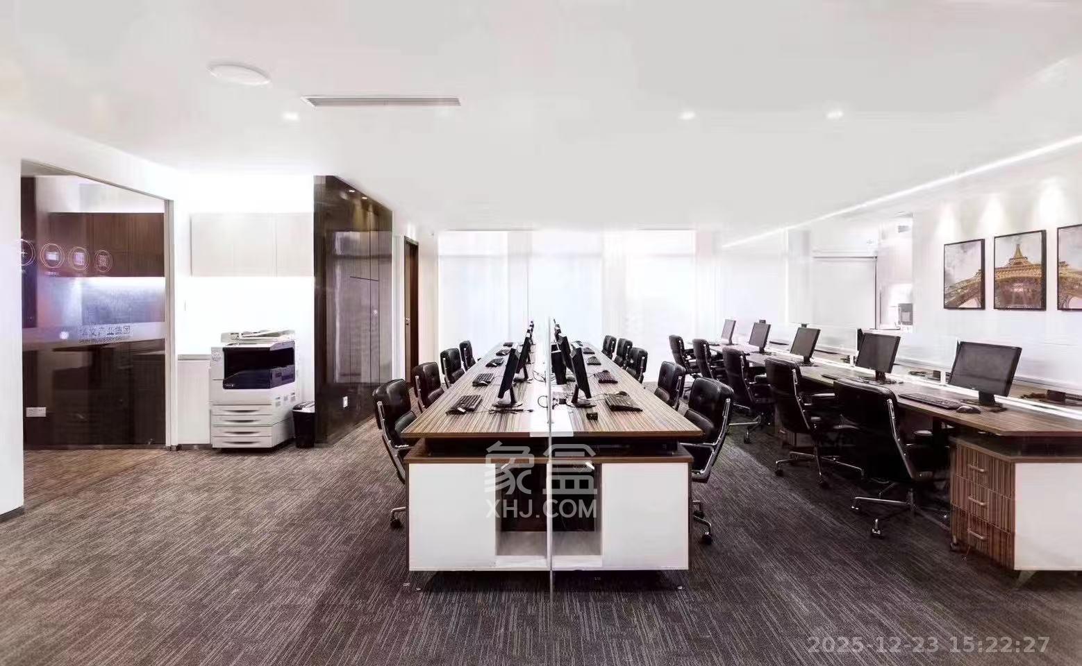 万达广场   100.0㎡      3999.0元/月