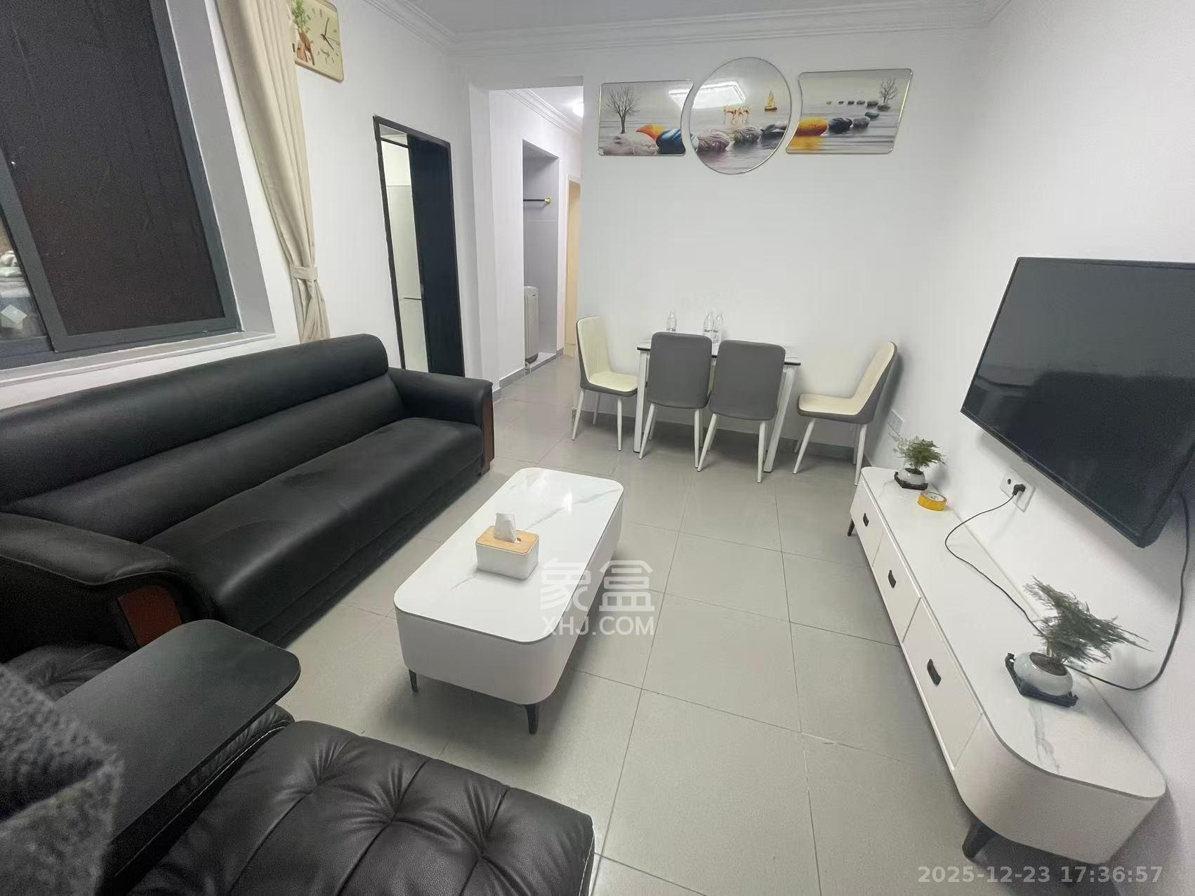 红旗区四片  2室1厅1卫    2000.0元/月