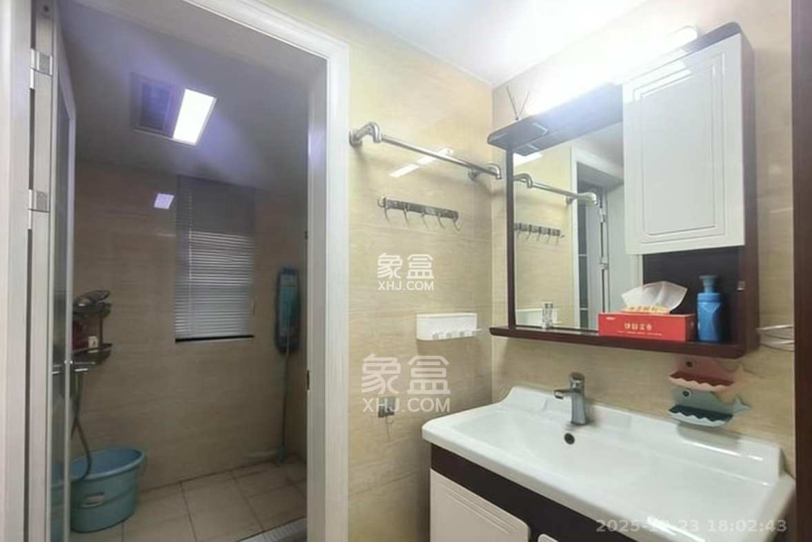 南山雍江汇(滨江国际新城) 3室2厅2卫 3500.0元/月 南山雍江汇(滨江国际新城) 3室2厅2卫 3500.0元/月室内图