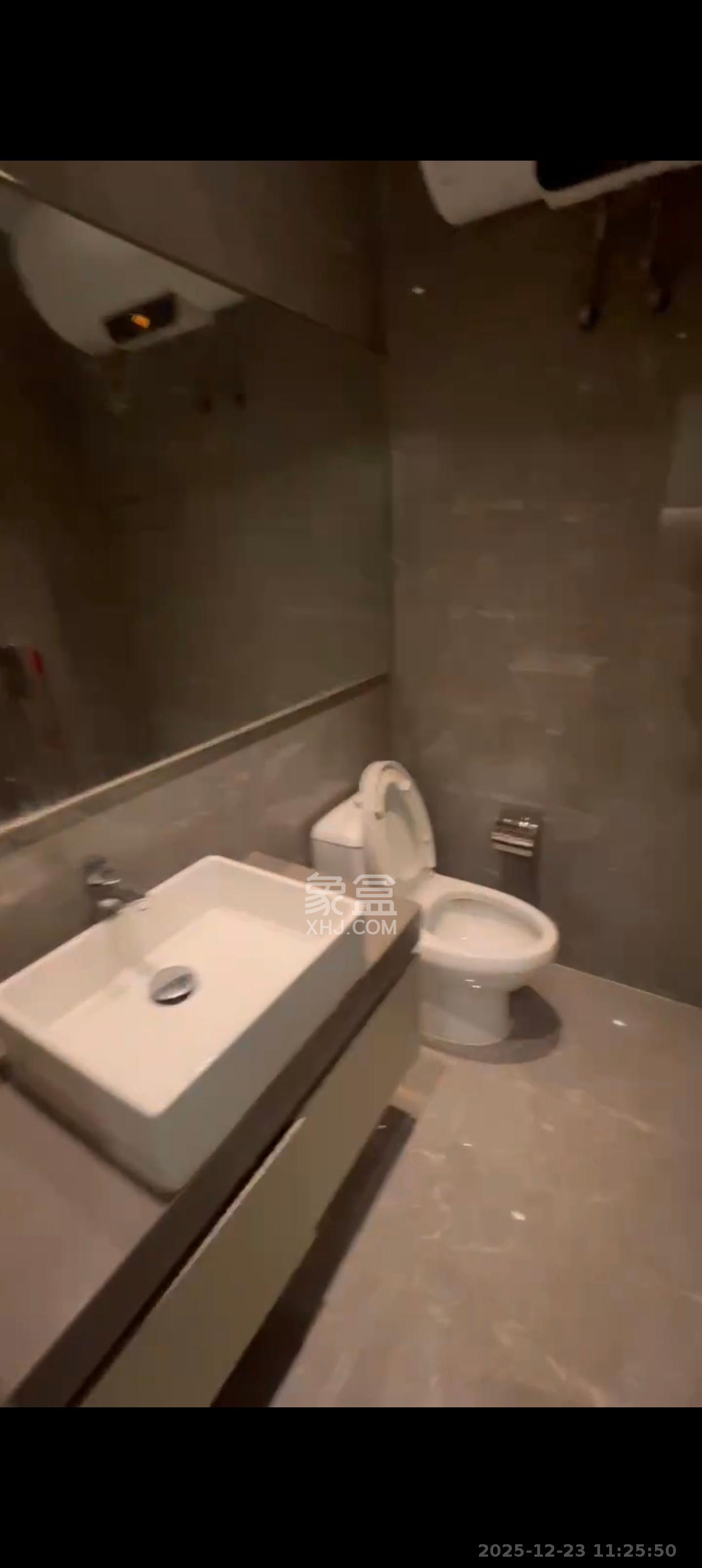 天祥水晶湾   45.0㎡      2500.0元/月室内图