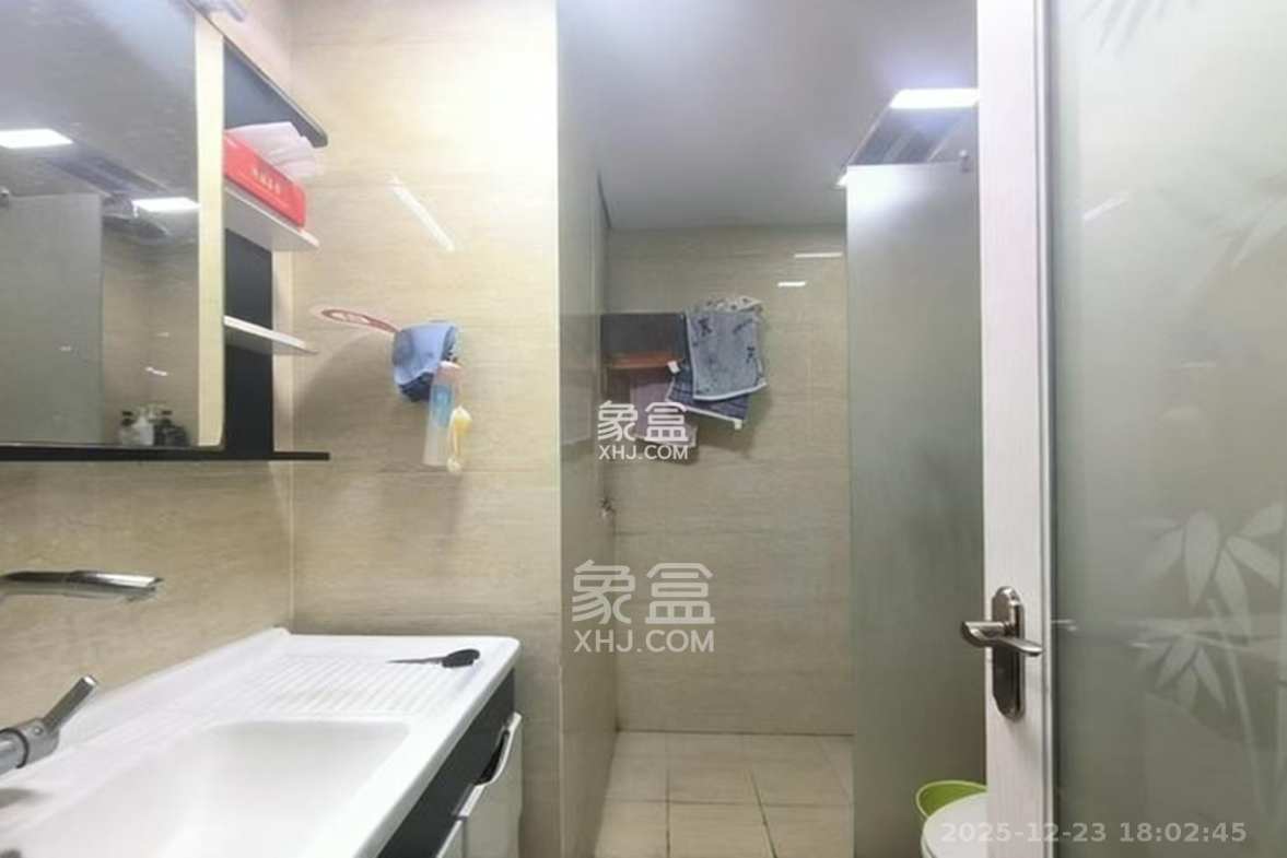 南山雍江汇(滨江国际新城) 3室2厅2卫 3500.0元/月 南山雍江汇(滨江国际新城) 3室2厅2卫 3500.0元/月室内图