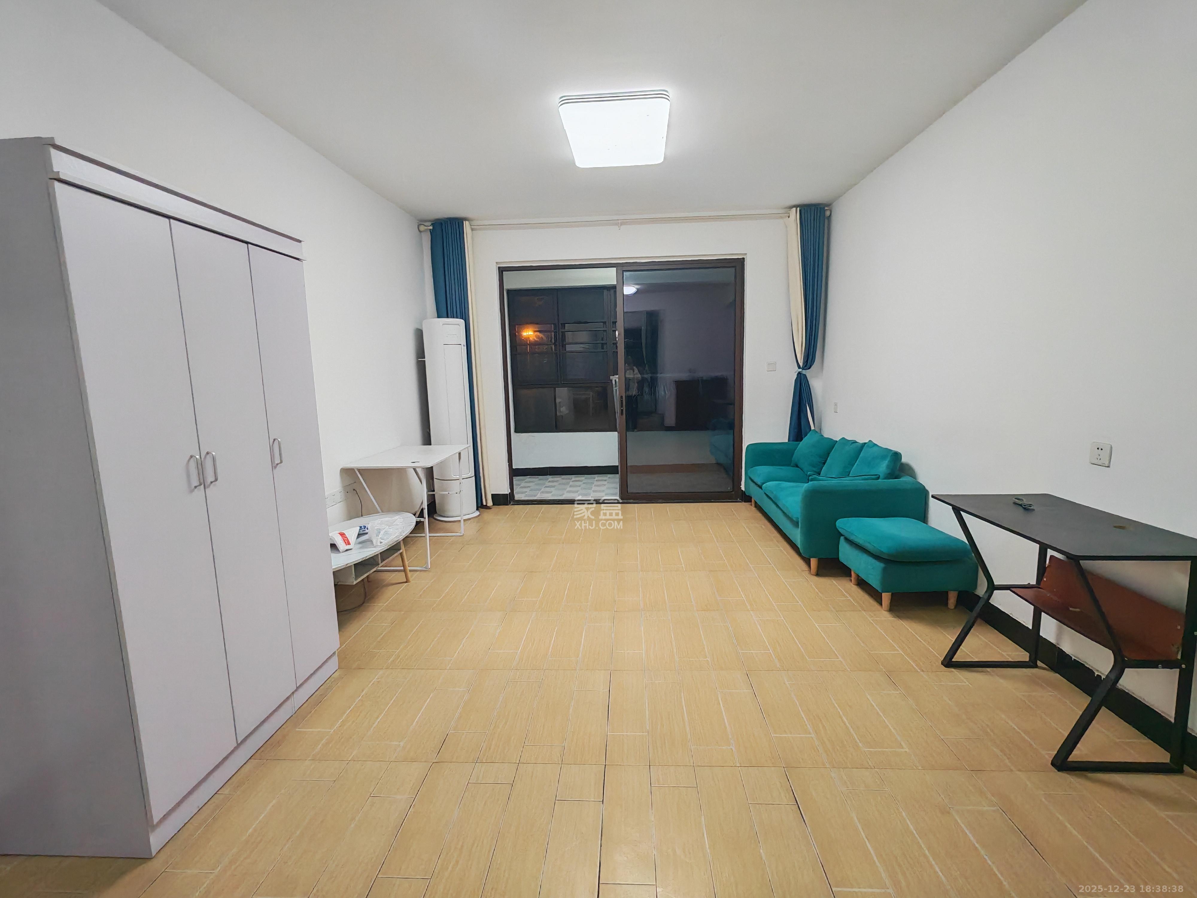 山语城三期  3室2厅2卫    2200.0元/月