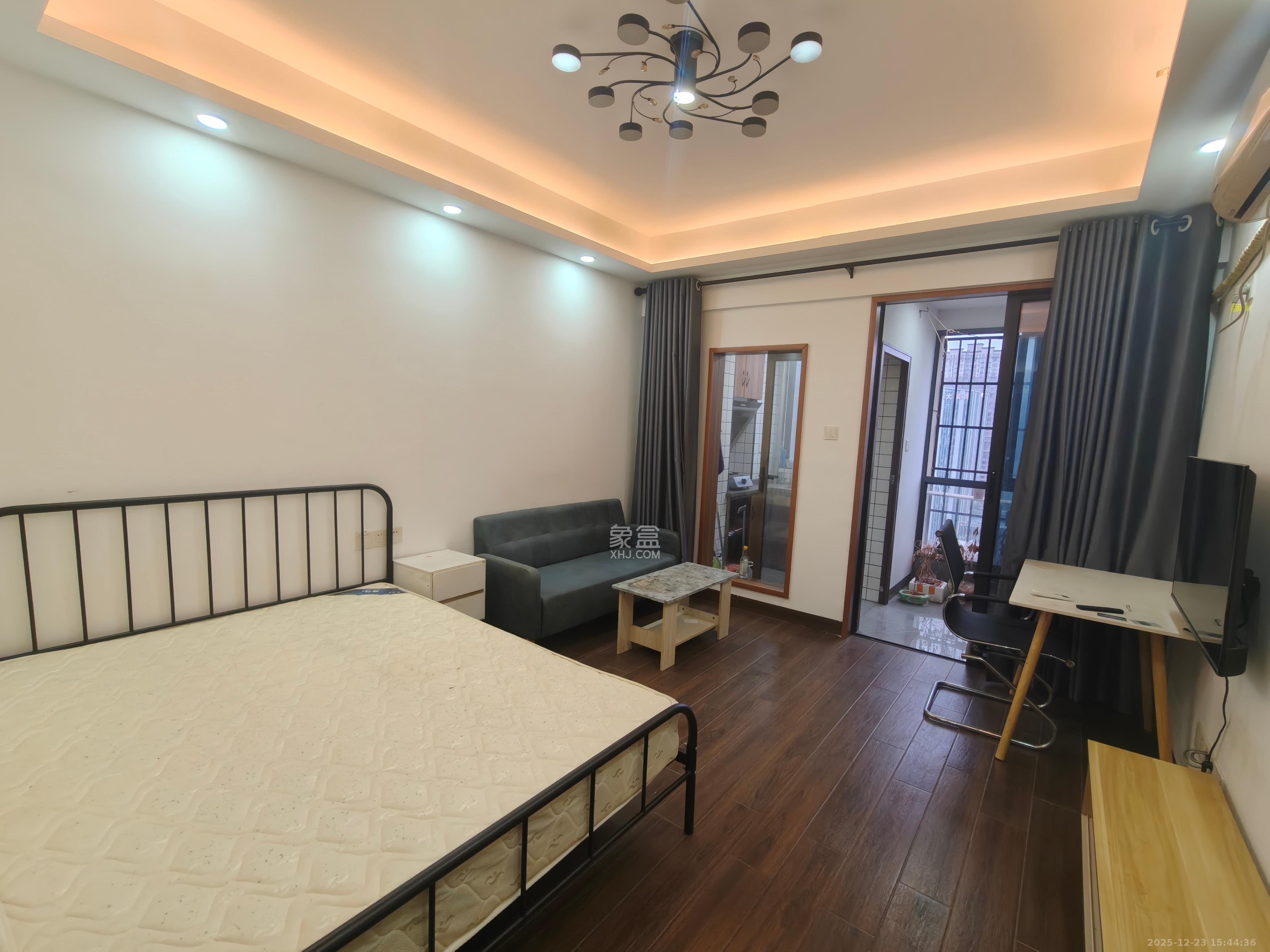 国泰九龙湾  1室1厅1卫    1400.0元/月