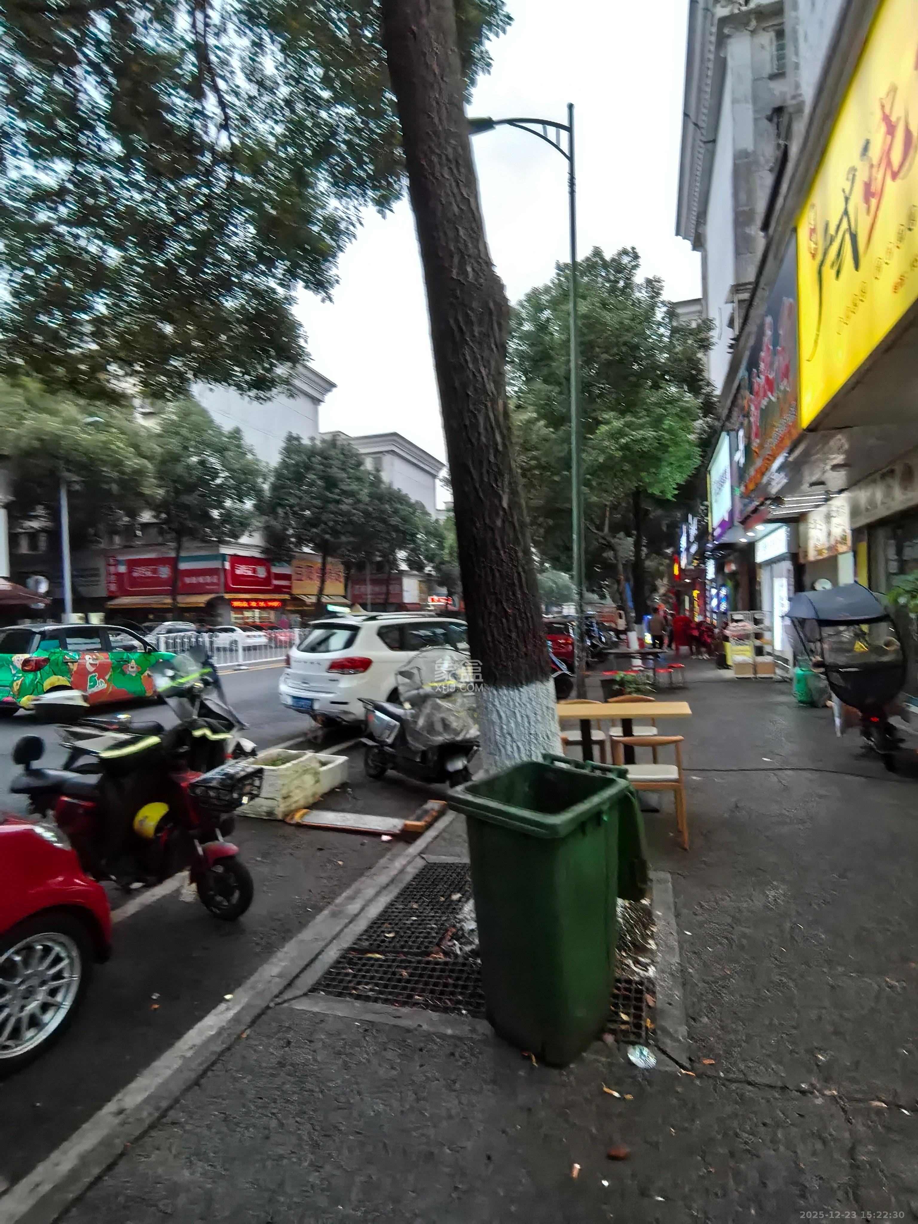 中南汽车世界   44.0㎡      3500.0元/月室内图