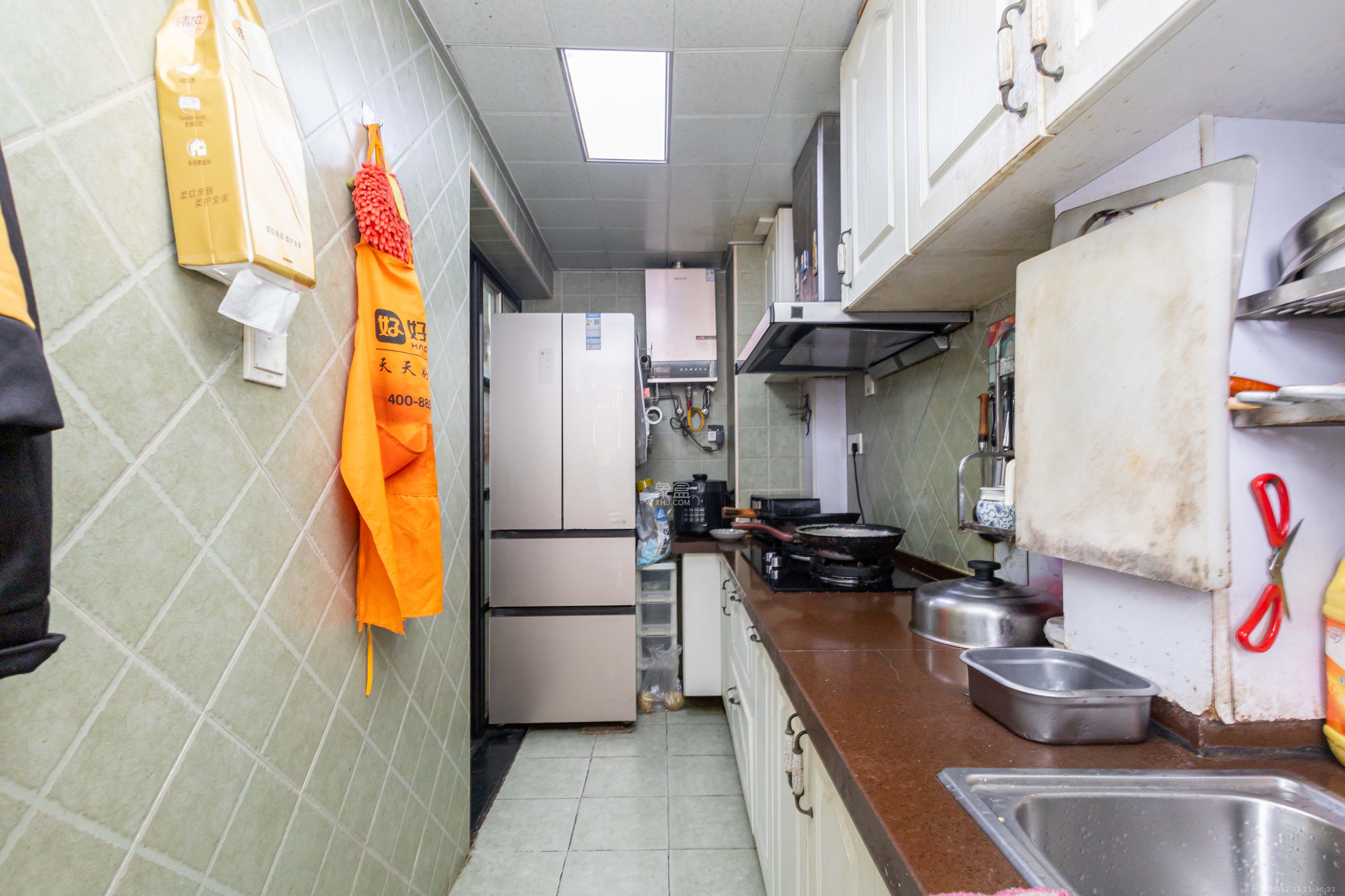 旭辉华庭  2室2厅1卫    41.0万厨房