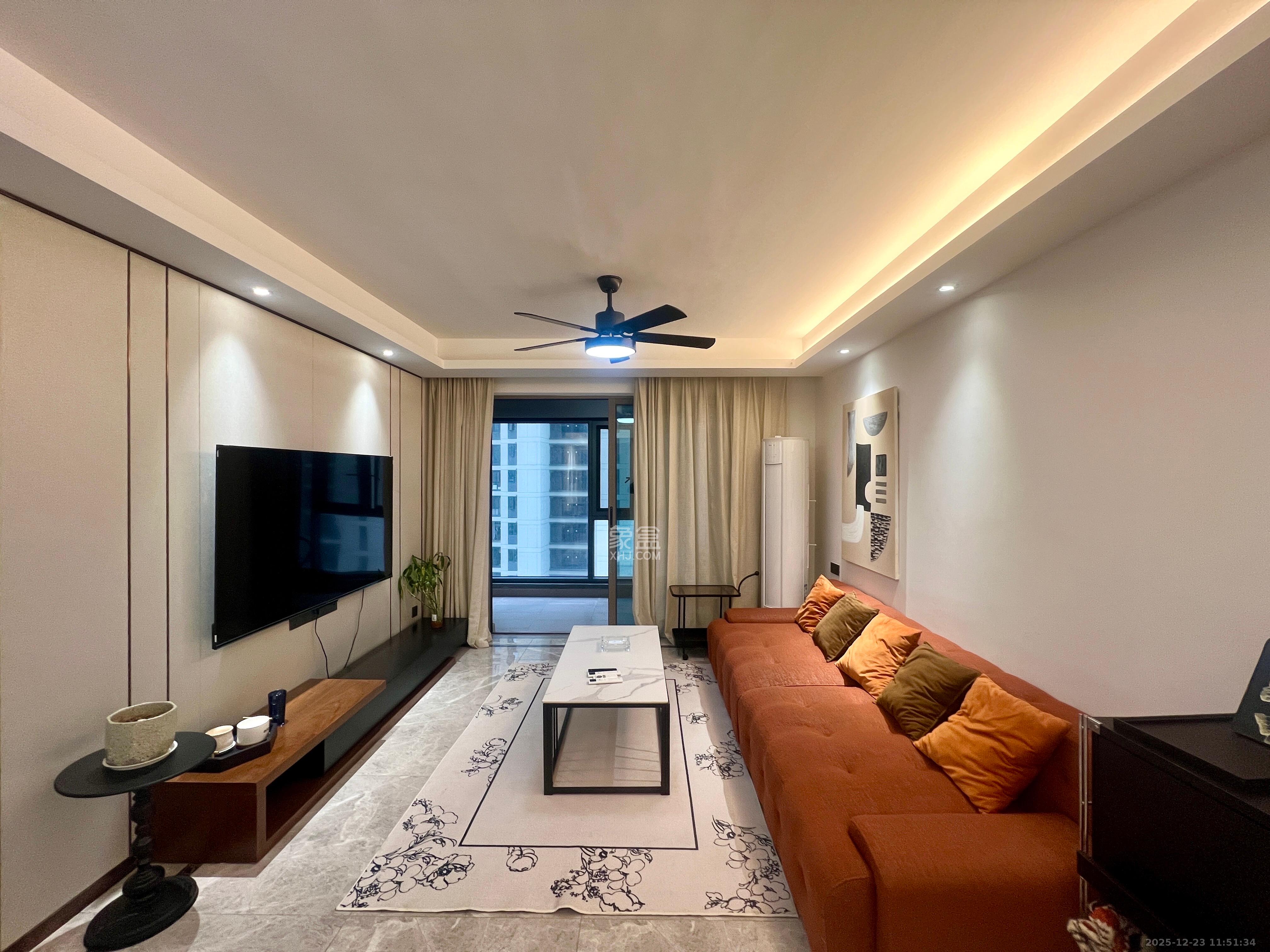 旭辉雨花郡  3室2厅2卫    4000.0元/月