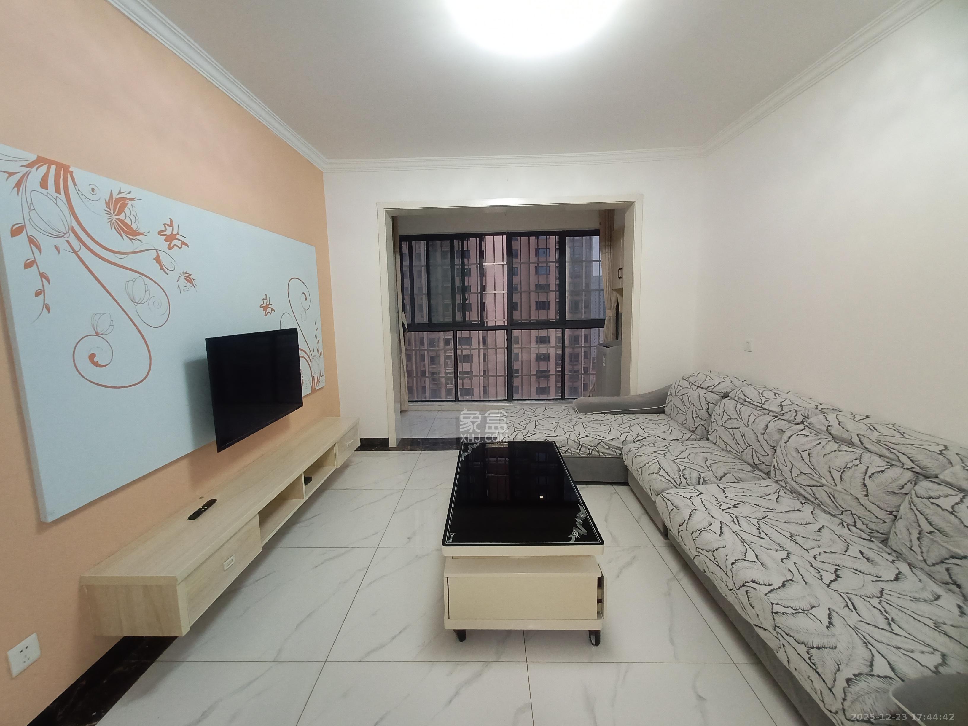 岳华新苑  2室2厅1卫    2100.0元/月