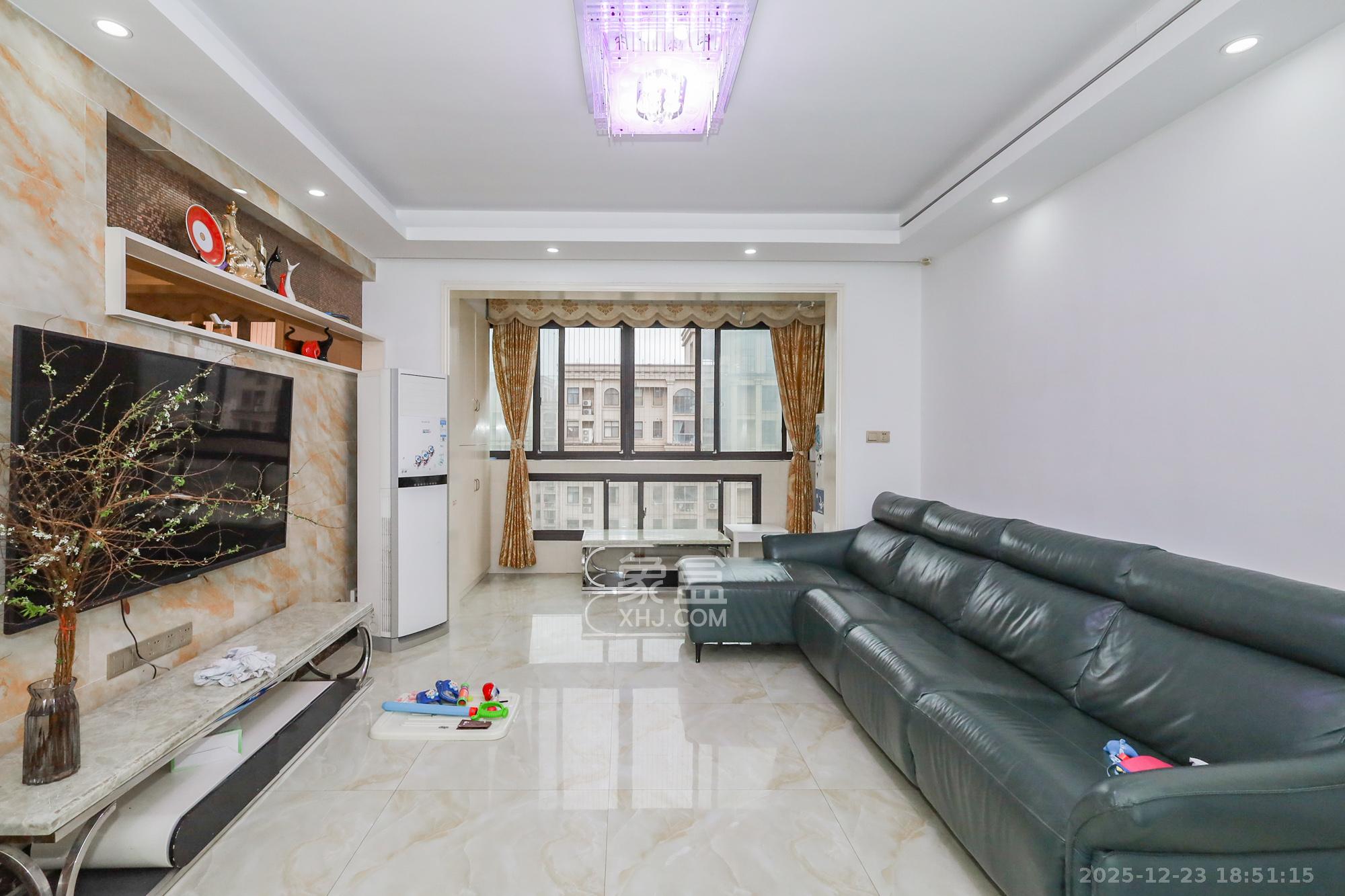 阳光丽城一期  4室2厅2卫    156.0万