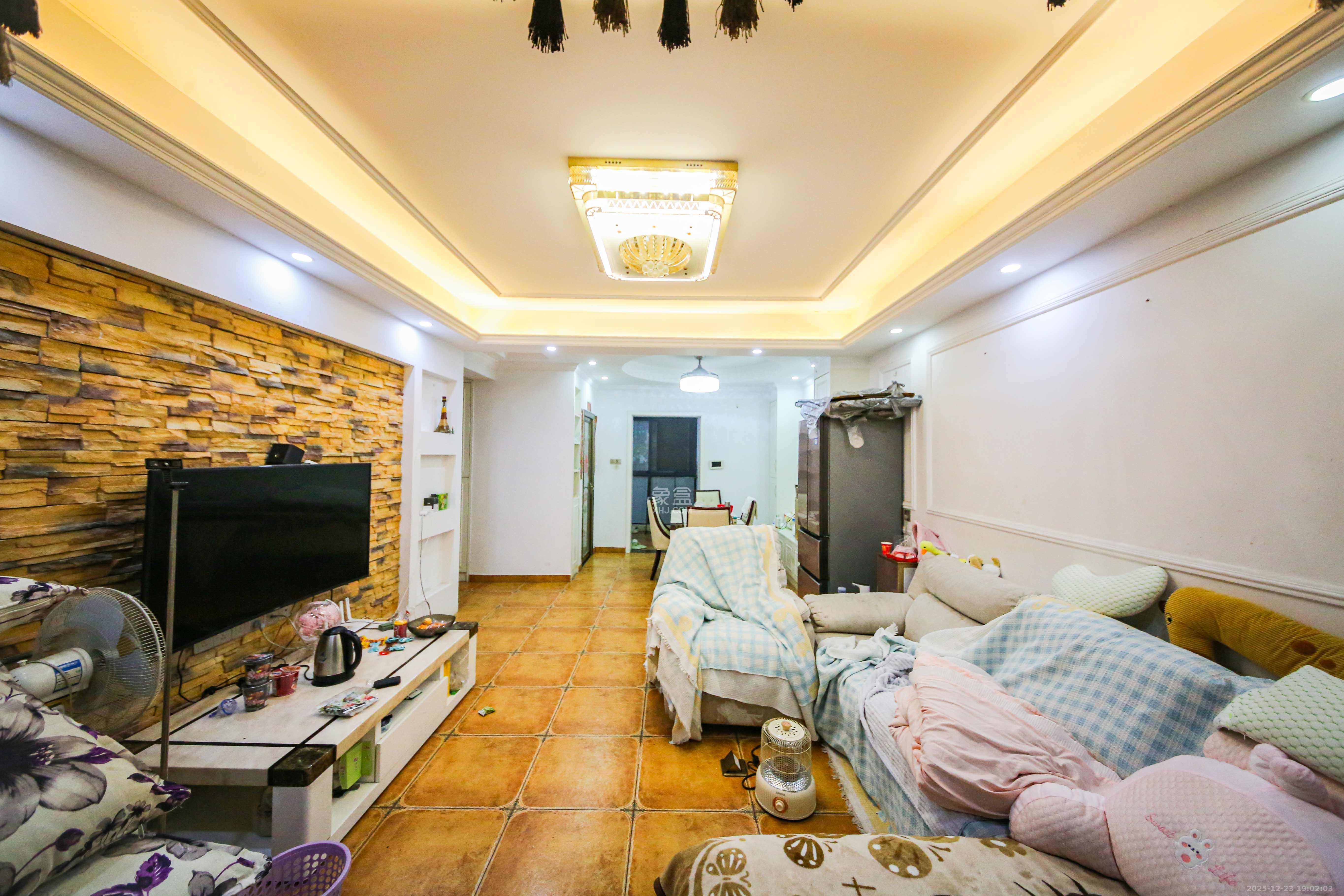 中南红领邦（红星嘉和苑）  3室2厅2卫    98.0万