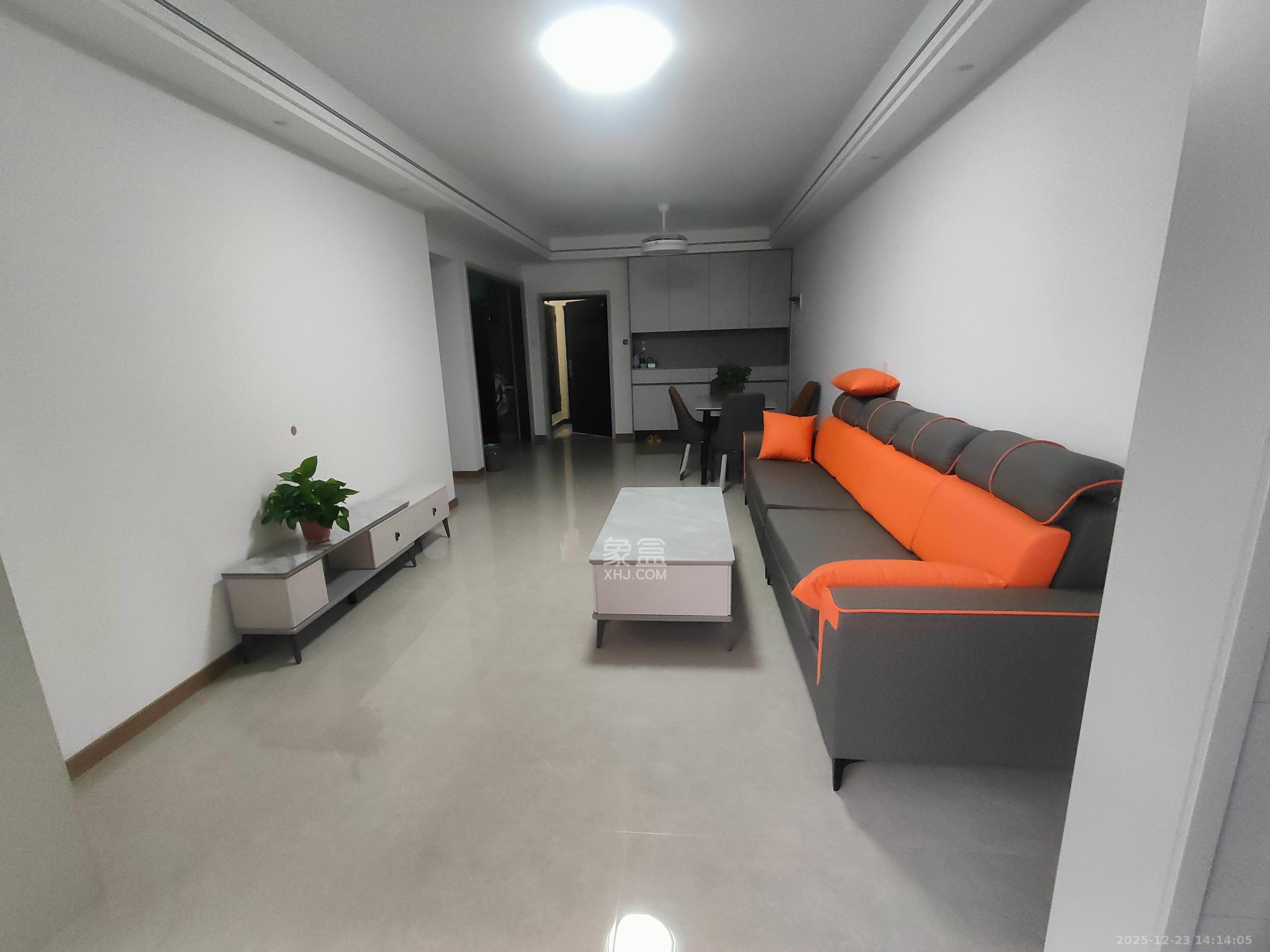 澳海澜庭  3室2厅1卫    2000.0元/月