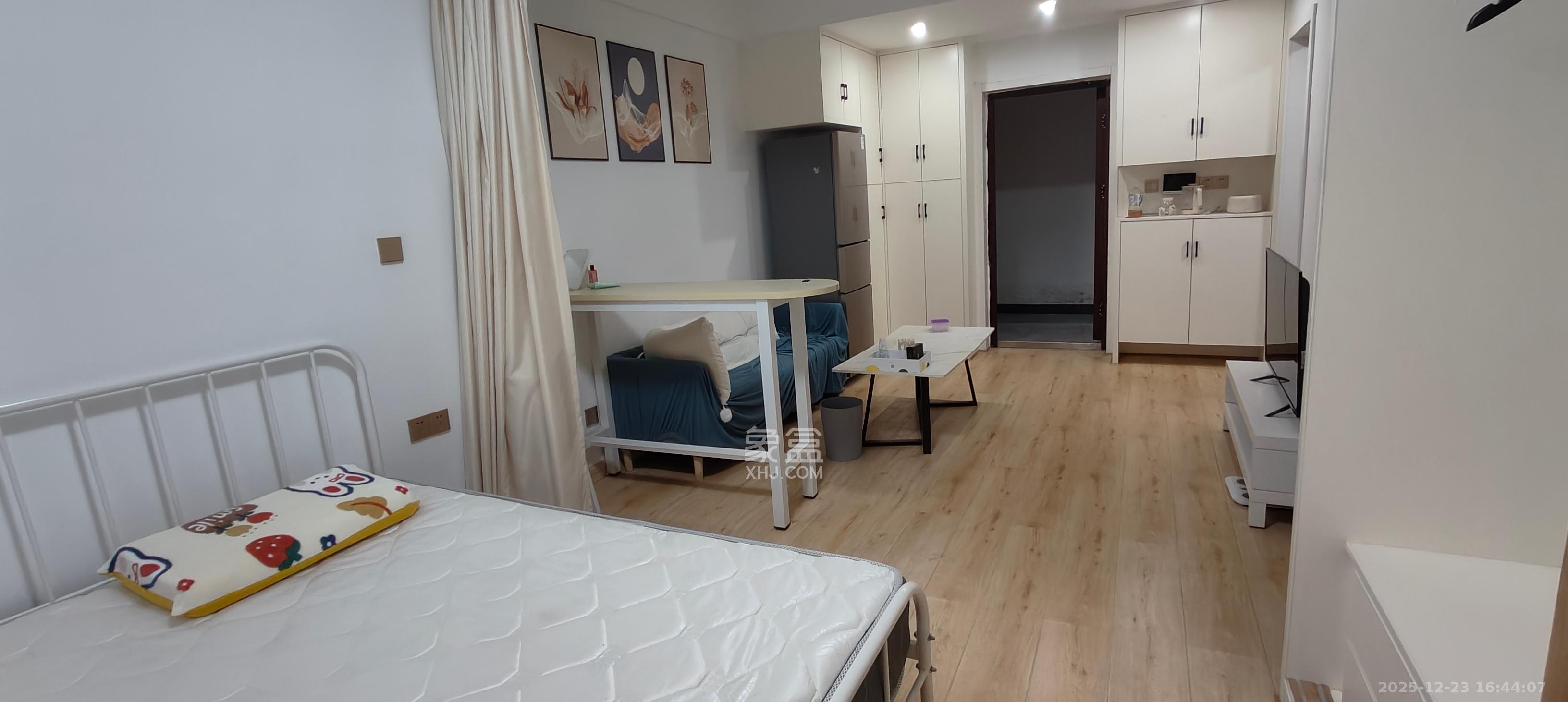 天健城  1室1厅1卫    2300.0元/月