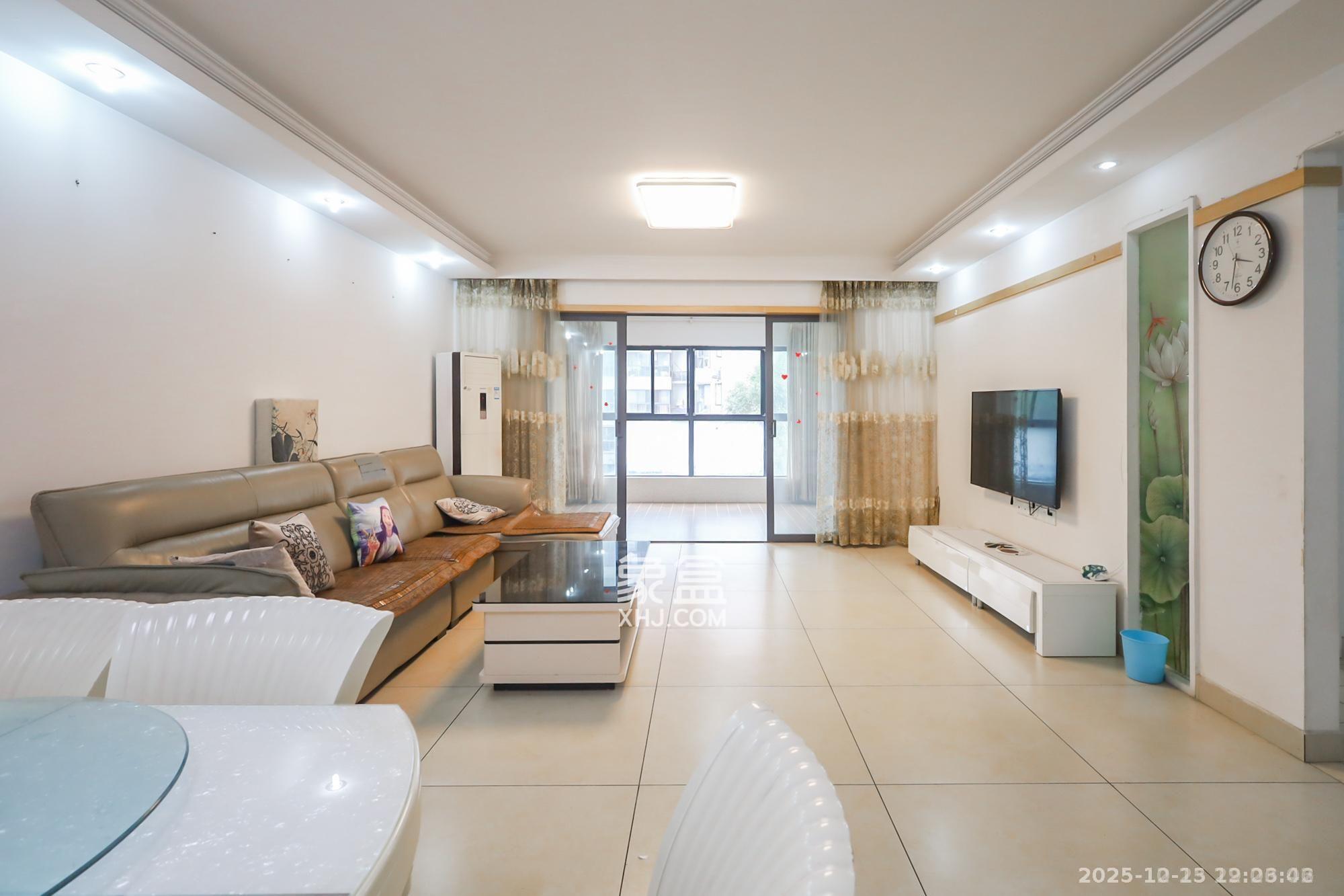 景秀江山  3室2厅2卫    3300.0元/月