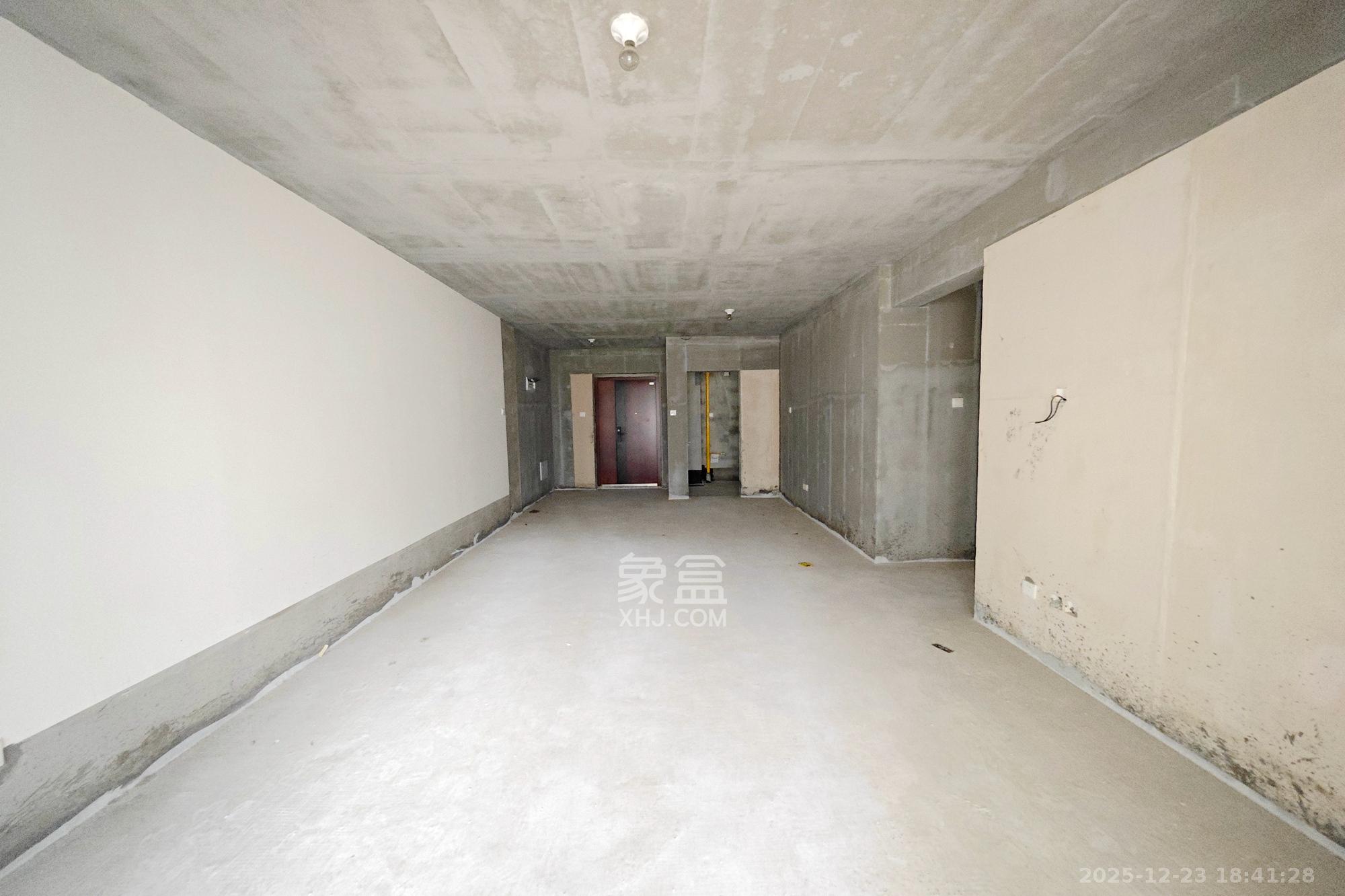 国欣向荣府  4室2厅2卫    132.0万