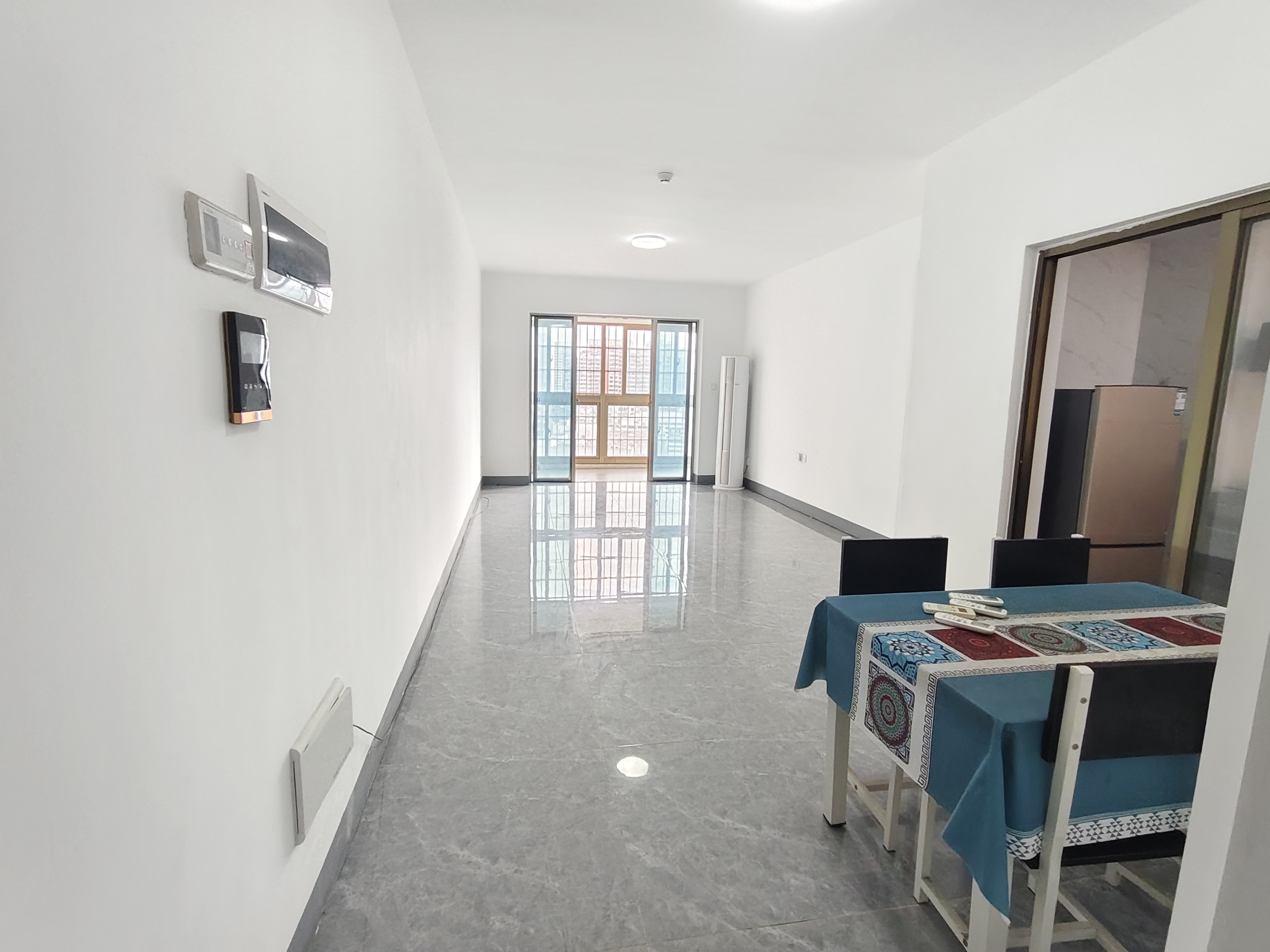 润龙花园  3室2厅1卫    3000.0元/月