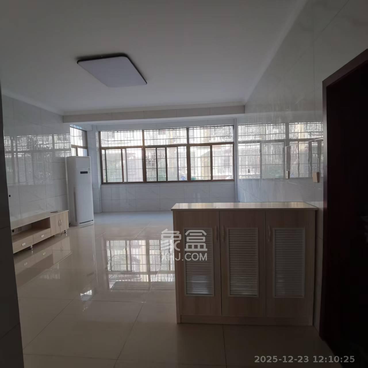 金井馨苑  3室2厅2卫    2500.0元/月