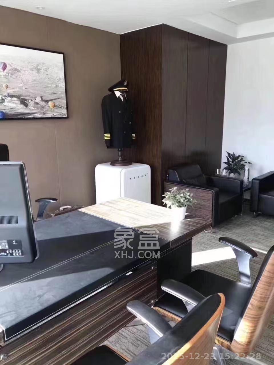 万达广场   100.0㎡      3999.0元/月室内图