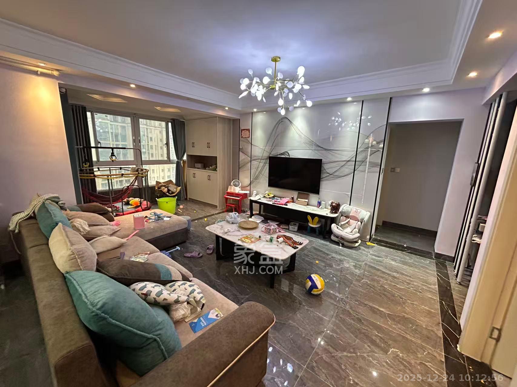 中悦领秀城  3室2厅2卫    1800.0元/月