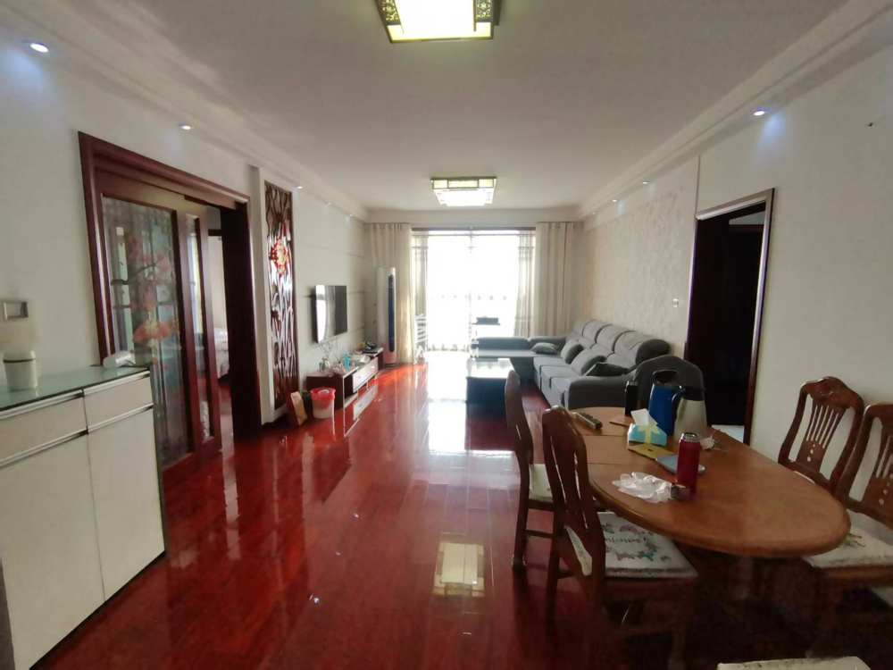 嘉天紫东苑  4室2厅1卫    50.0万