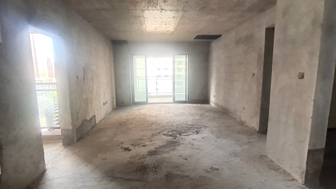 三弦慧府  4室2厅2卫    218.0万