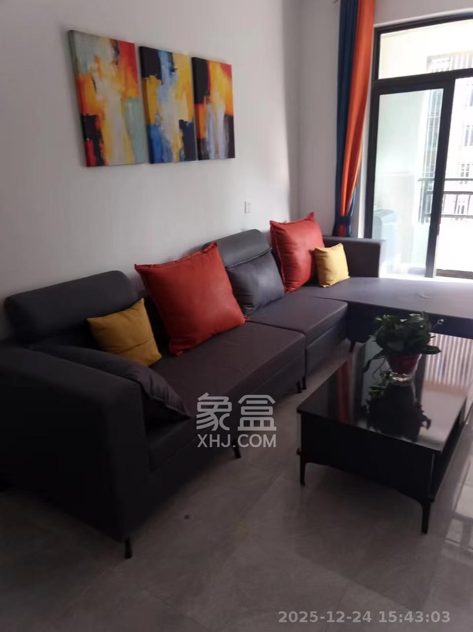 金鹰玖珑山  3室2厅1卫    2200.0元/月