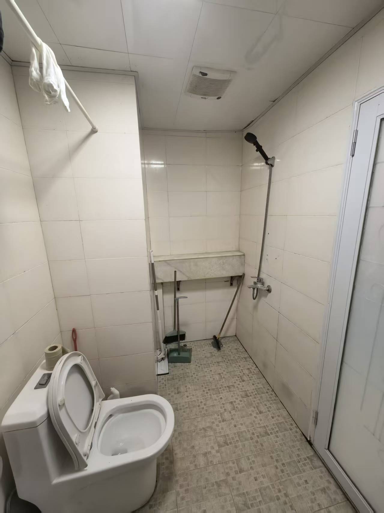 金山广场  1室1厅1卫    1600.0元/月