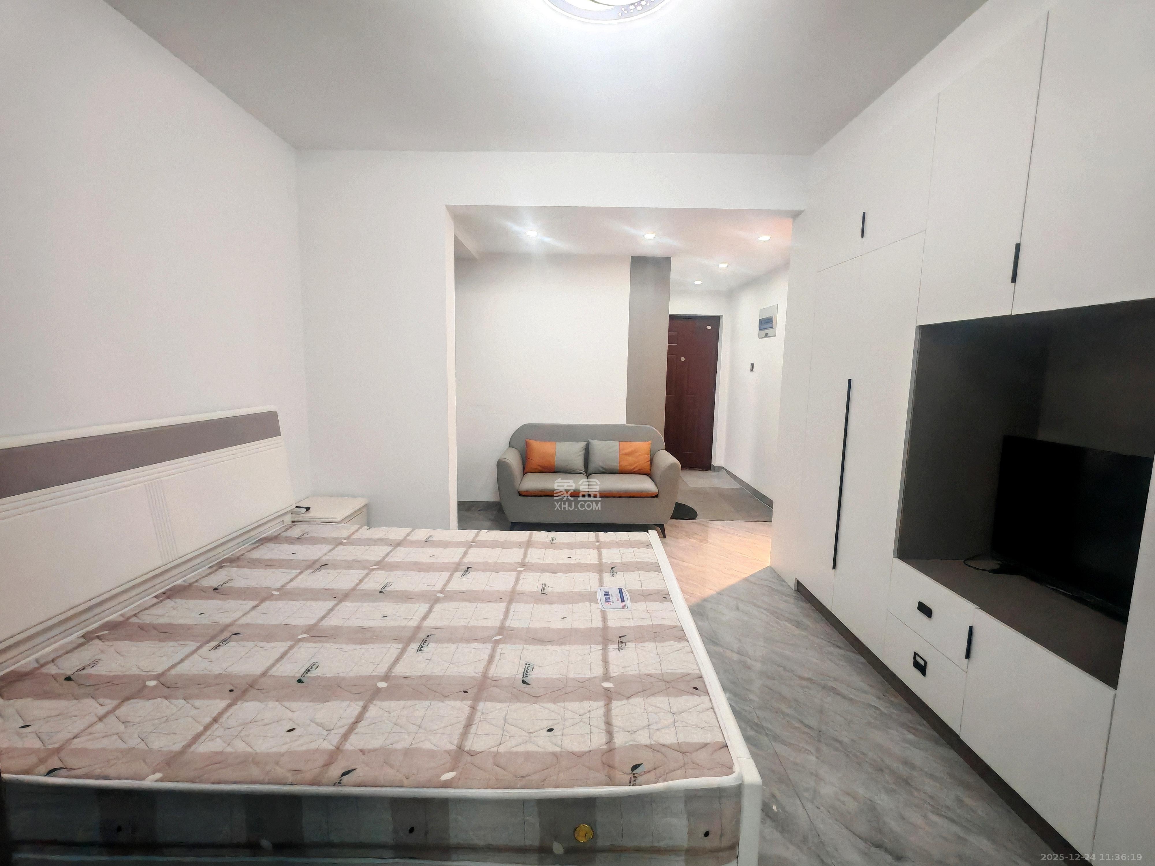 红星美凯龙全球家居生活广场  1室1厅1卫    2000.0元/月