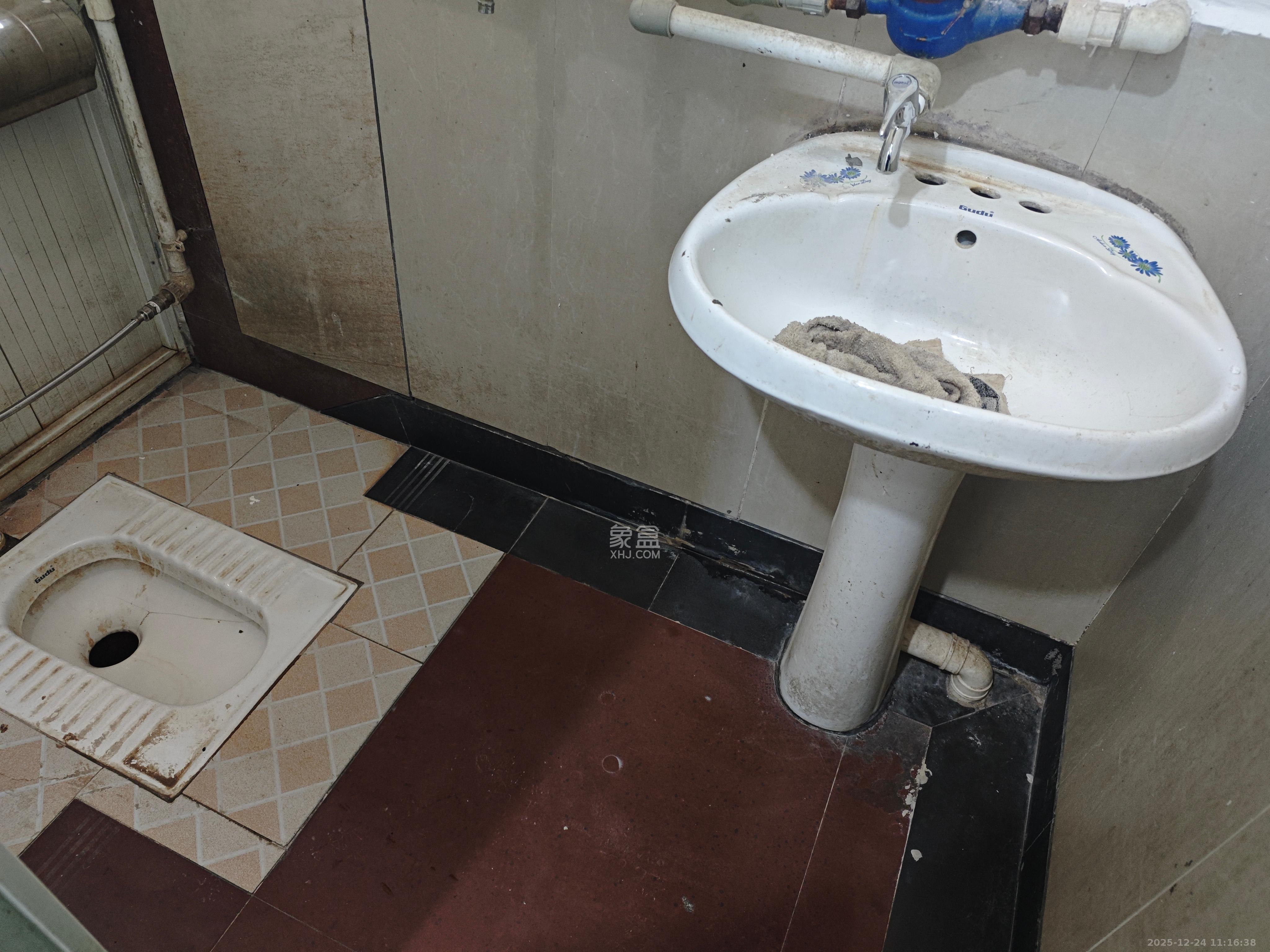 金峰小区南院   50.0㎡      1300.0元/月室内图