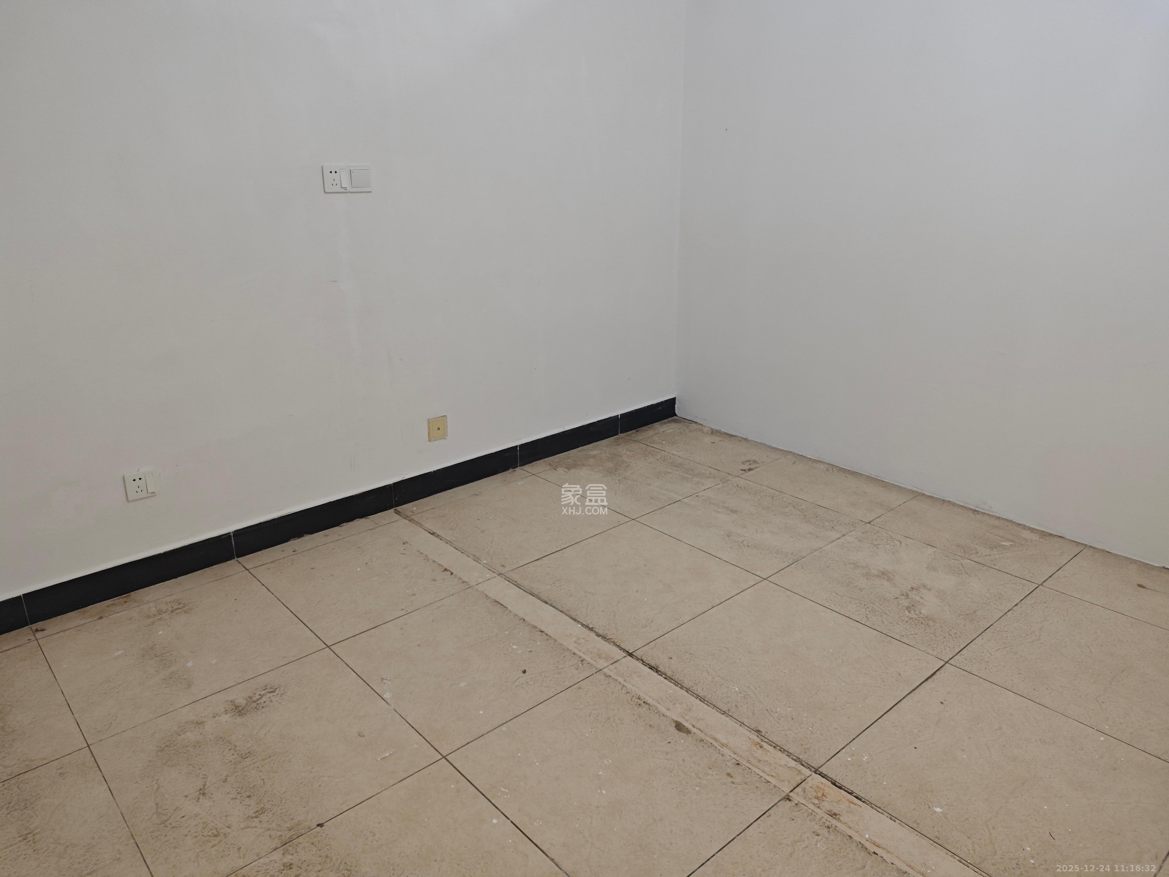 金峰小区南院   50.0㎡      1300.0元/月室内图