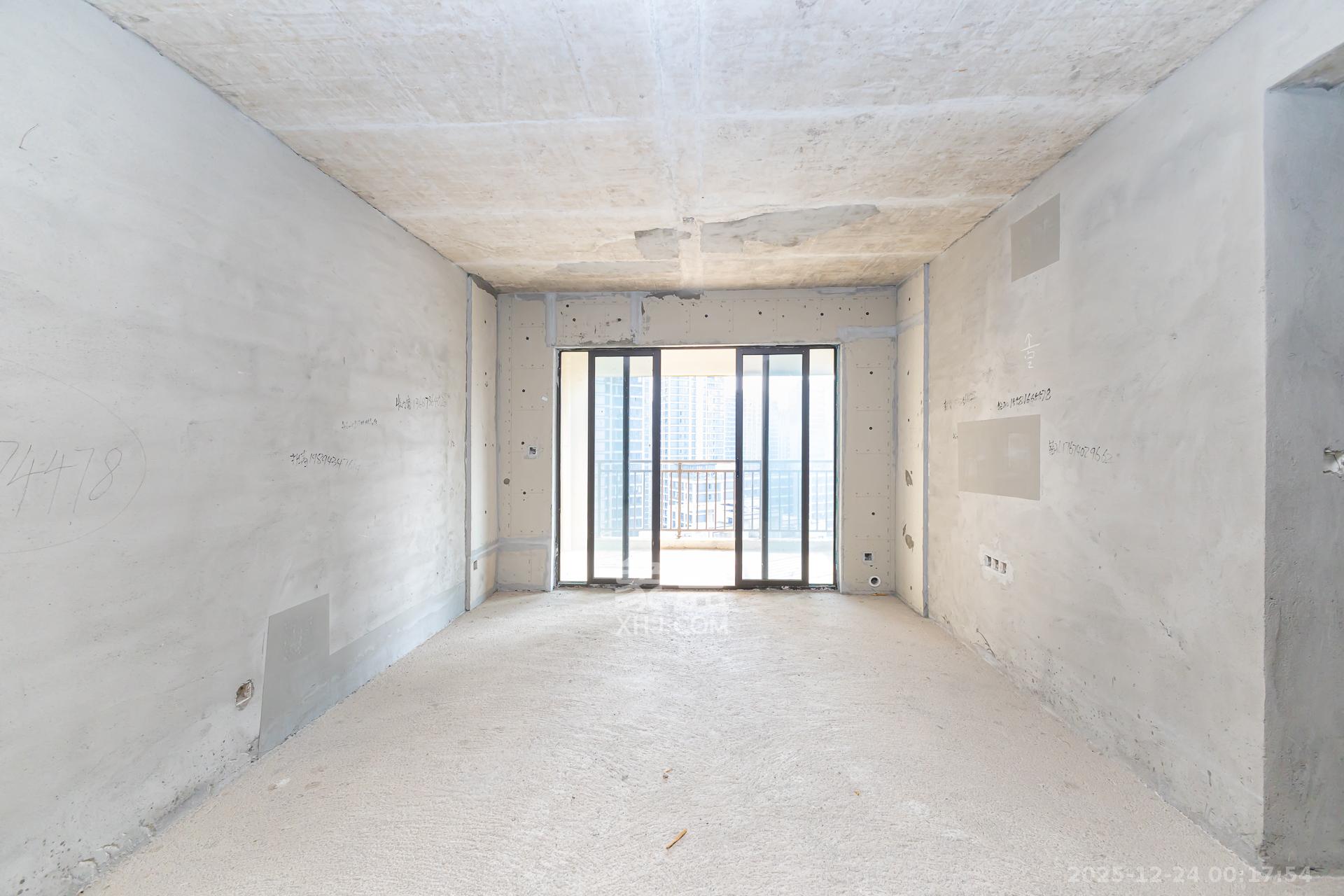 长燃润和天地（长润小区印湘江）  4室2厅2卫    93.8万